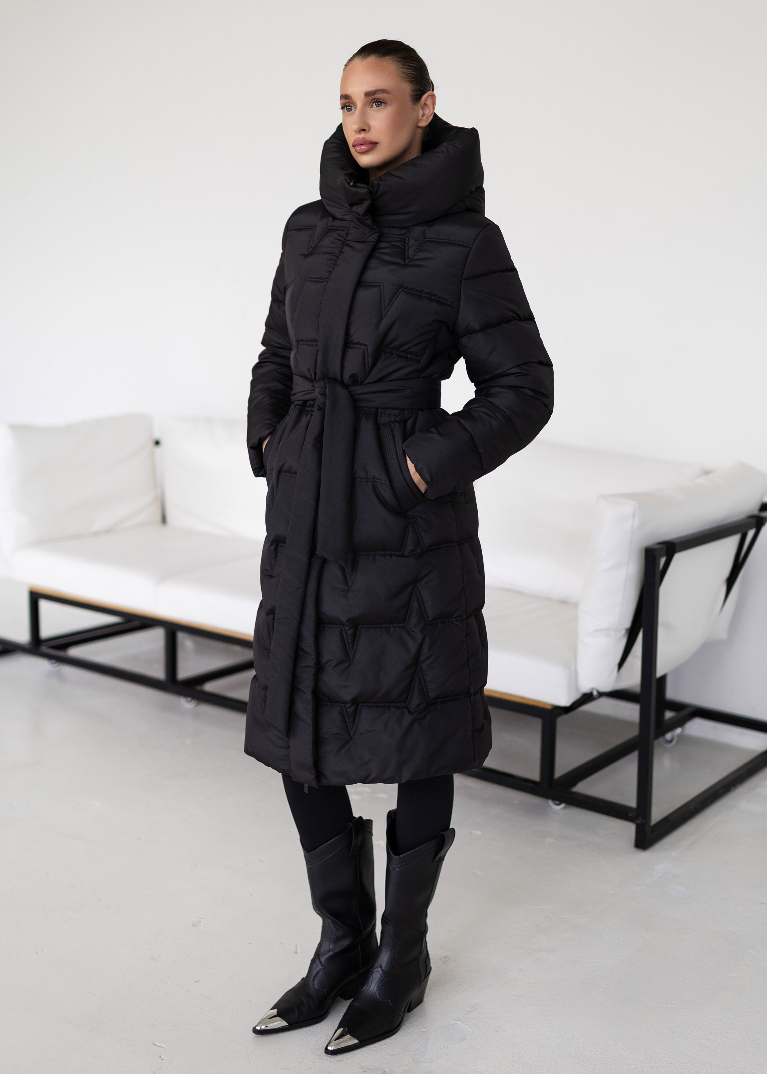 Ilgas pūkinis paltas – elegancijos ir šilumos derinys