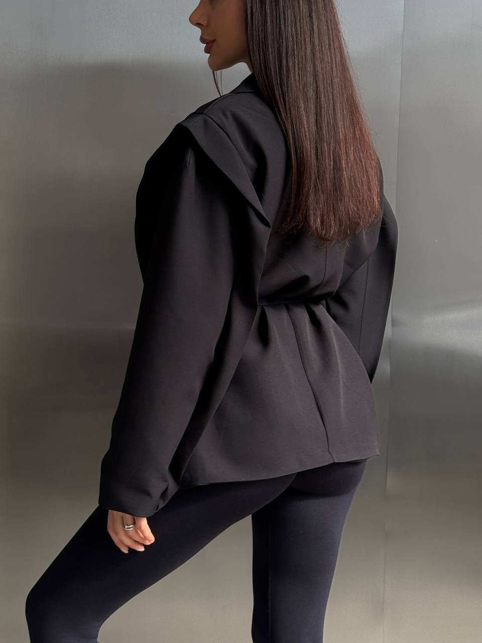 BLAZER MIT SCHULTER