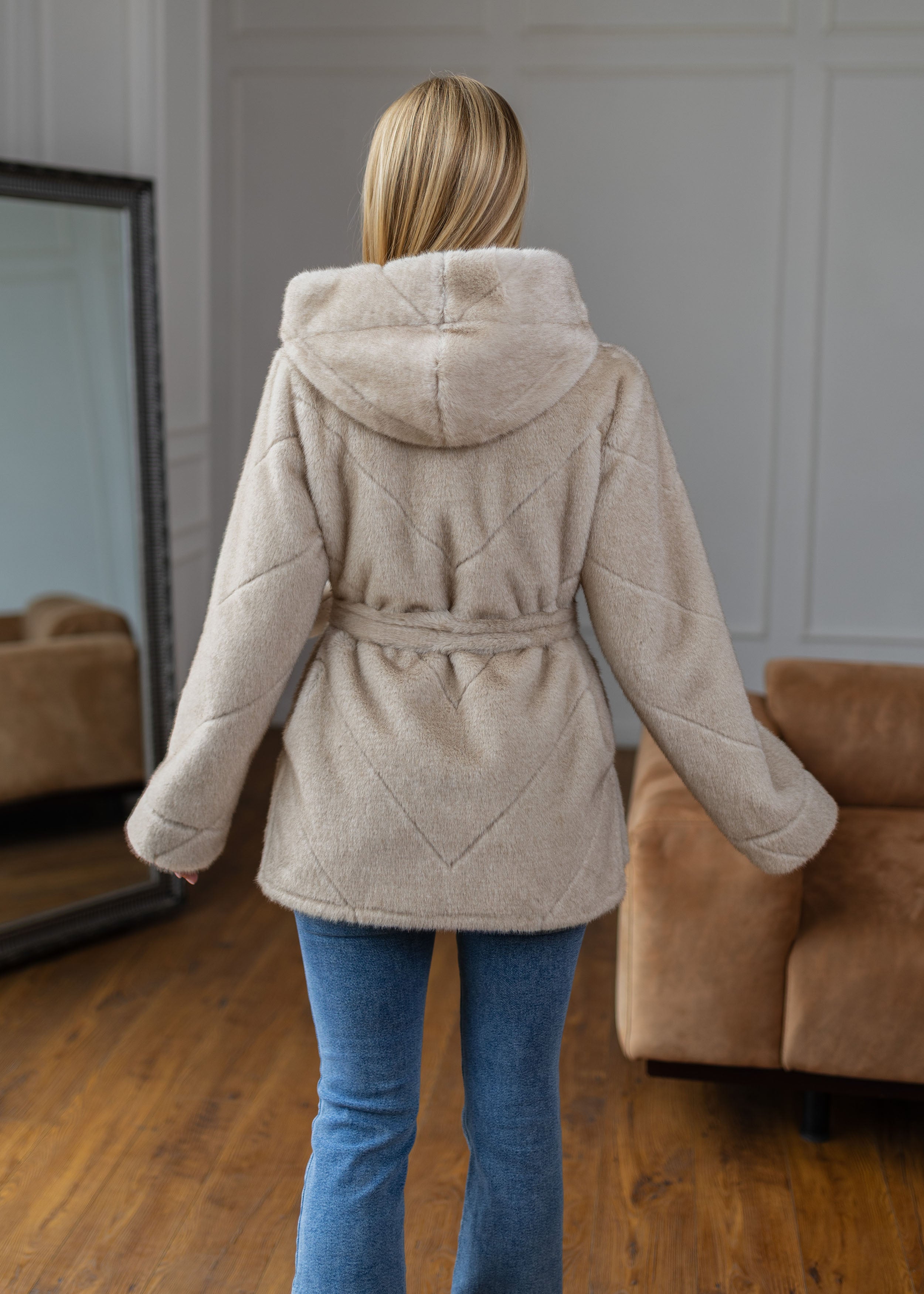 Reversible Eco-Fur Coat – Soft Luxury & Everyday Warmth