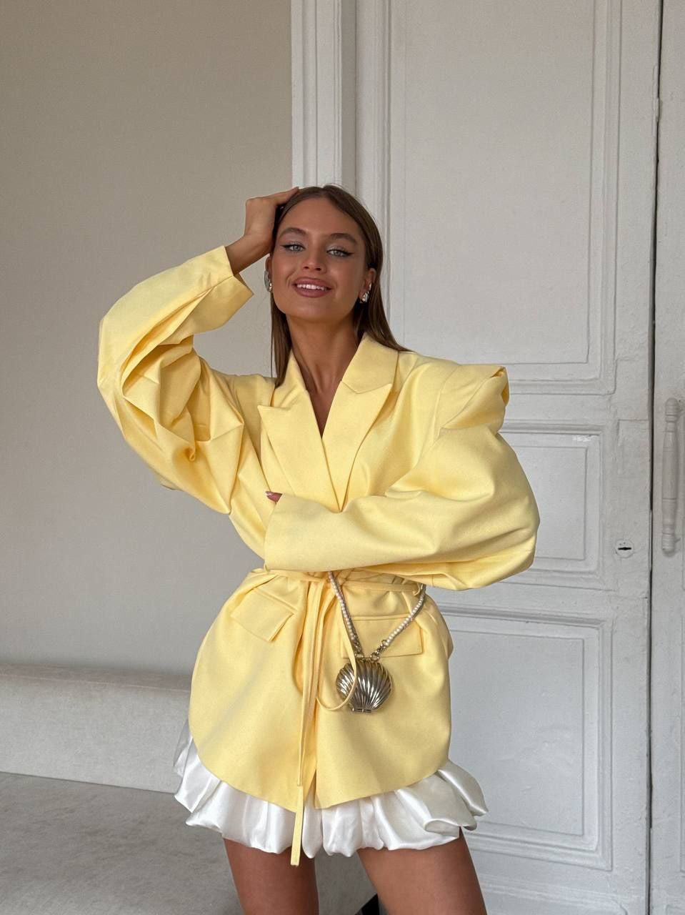 YELLOW BLAZER WITH SHOULDER