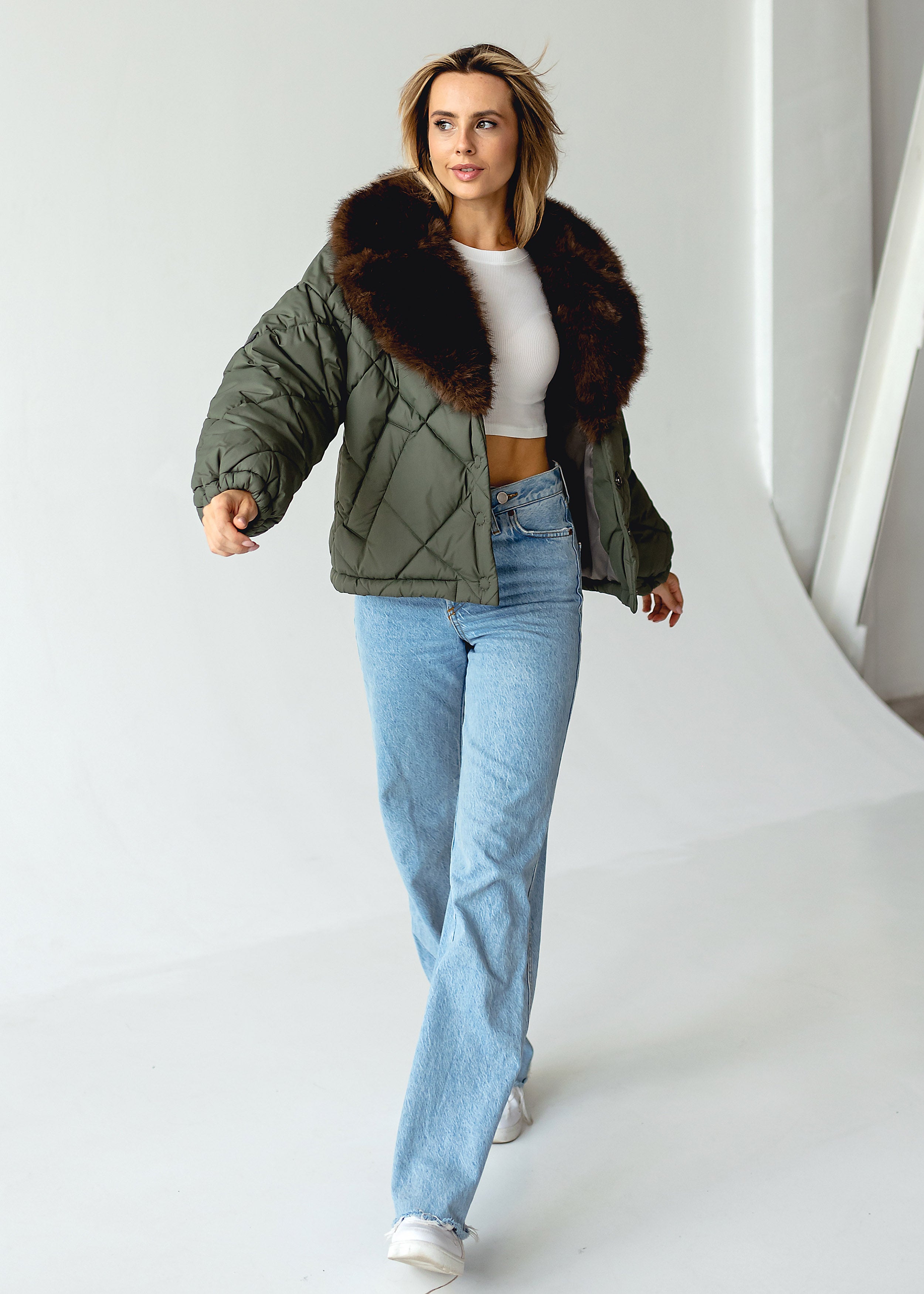 Elegant Winter Jacket with Faux Fur Collar Green