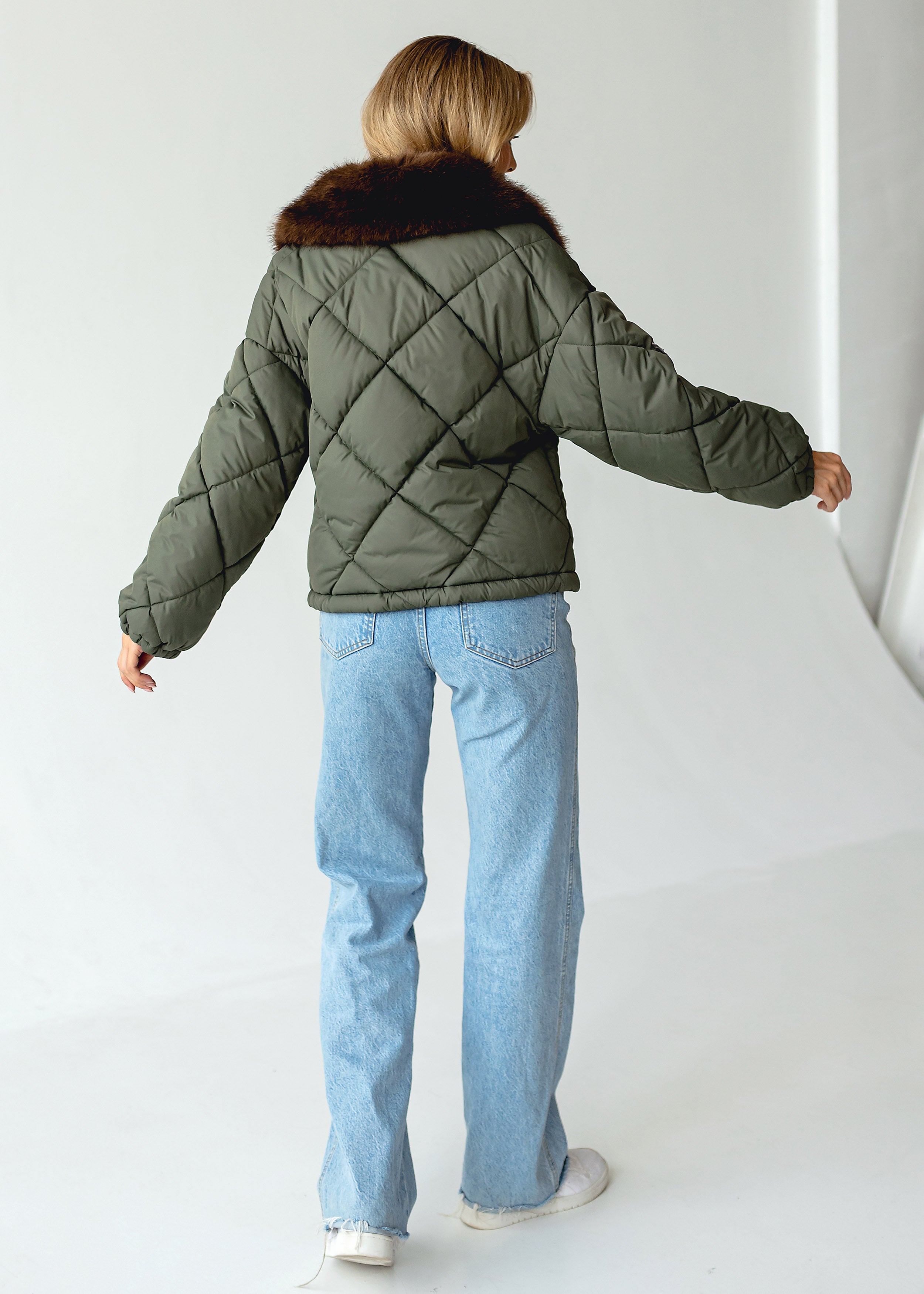 Elegant Winter Jacket with Faux Fur Collar Green