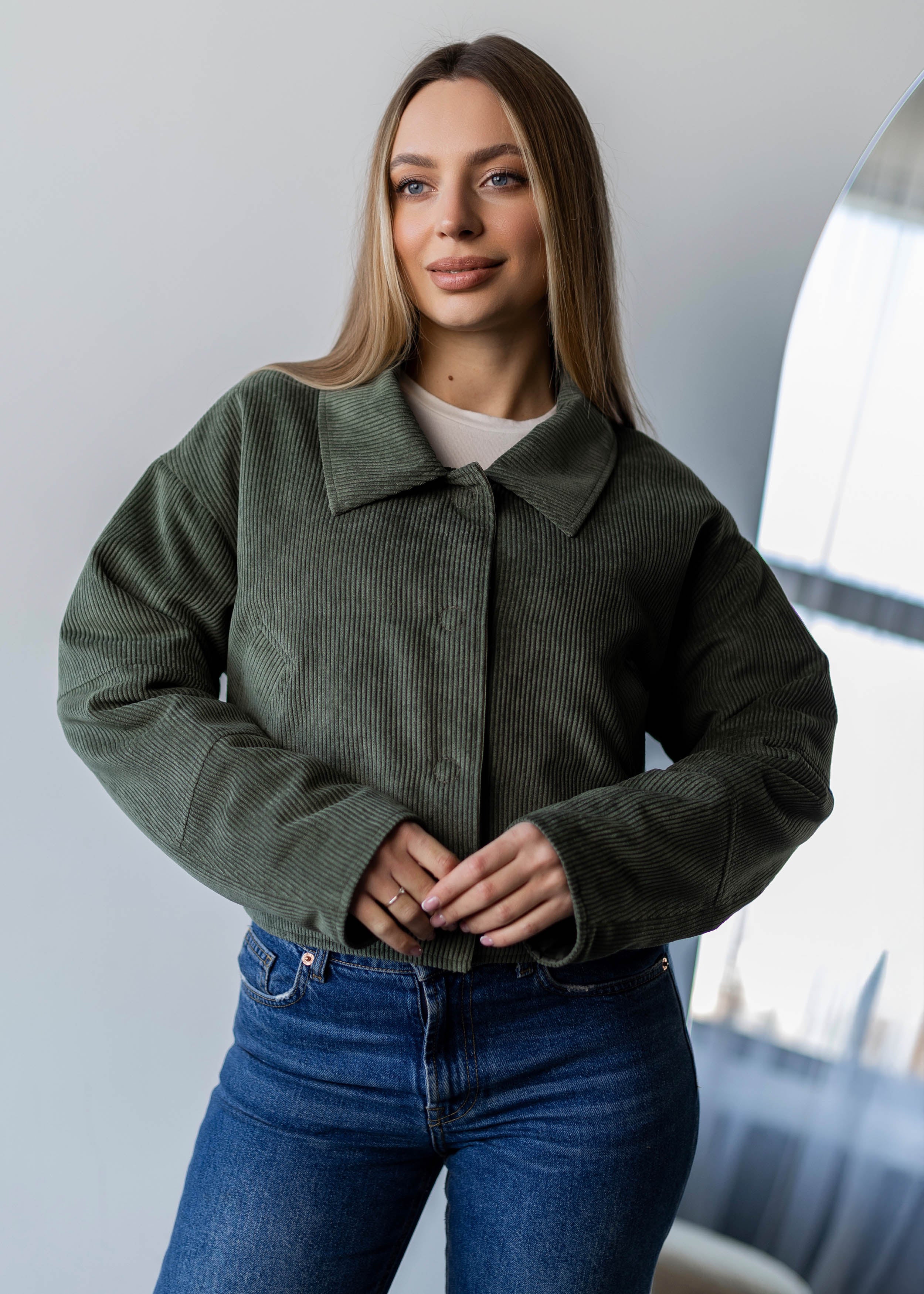 Reversible Cropped Jacket in Velvet & Raincoat Finish khaki