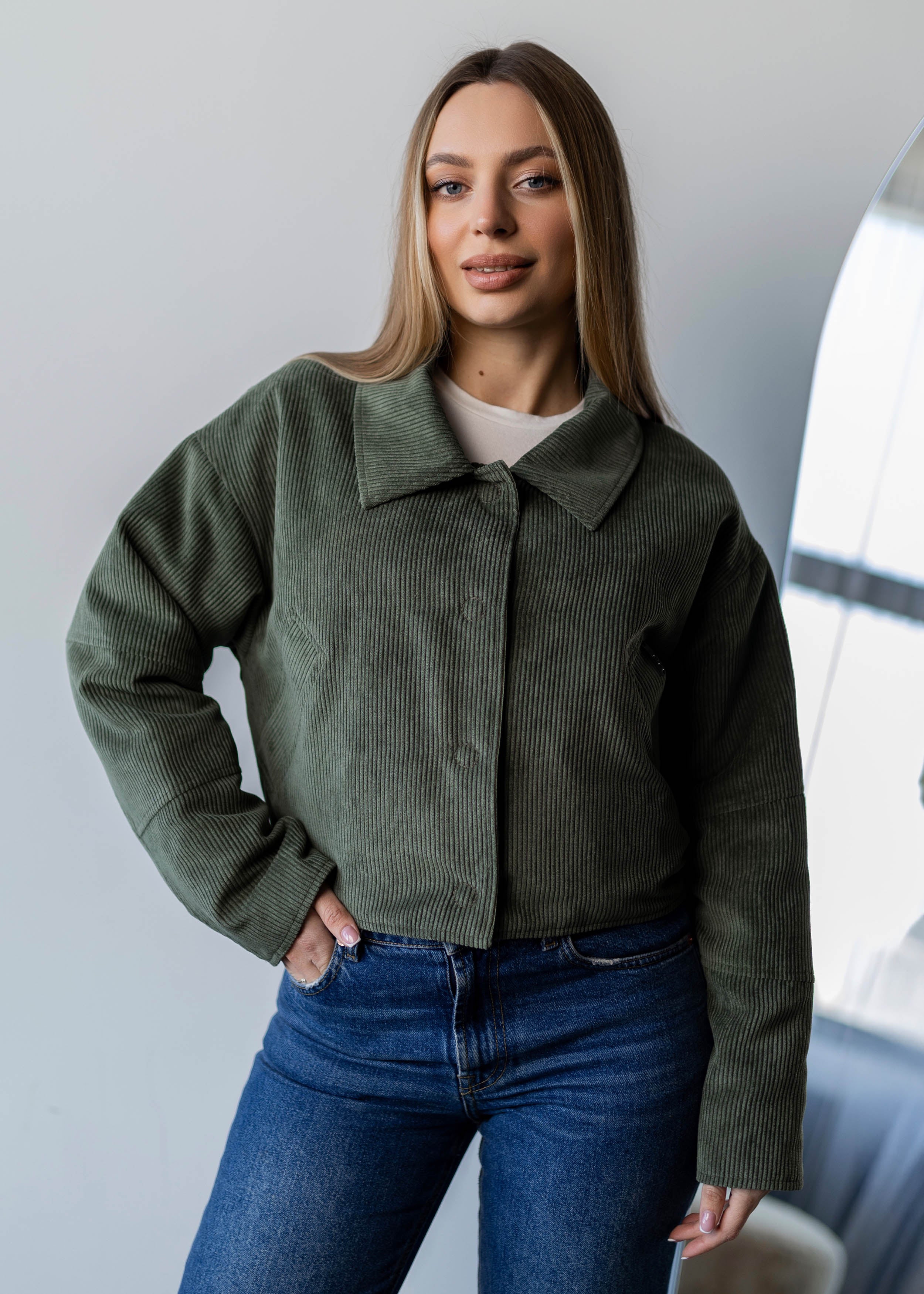 Reversible Cropped Jacket in Velvet & Raincoat Finish khaki