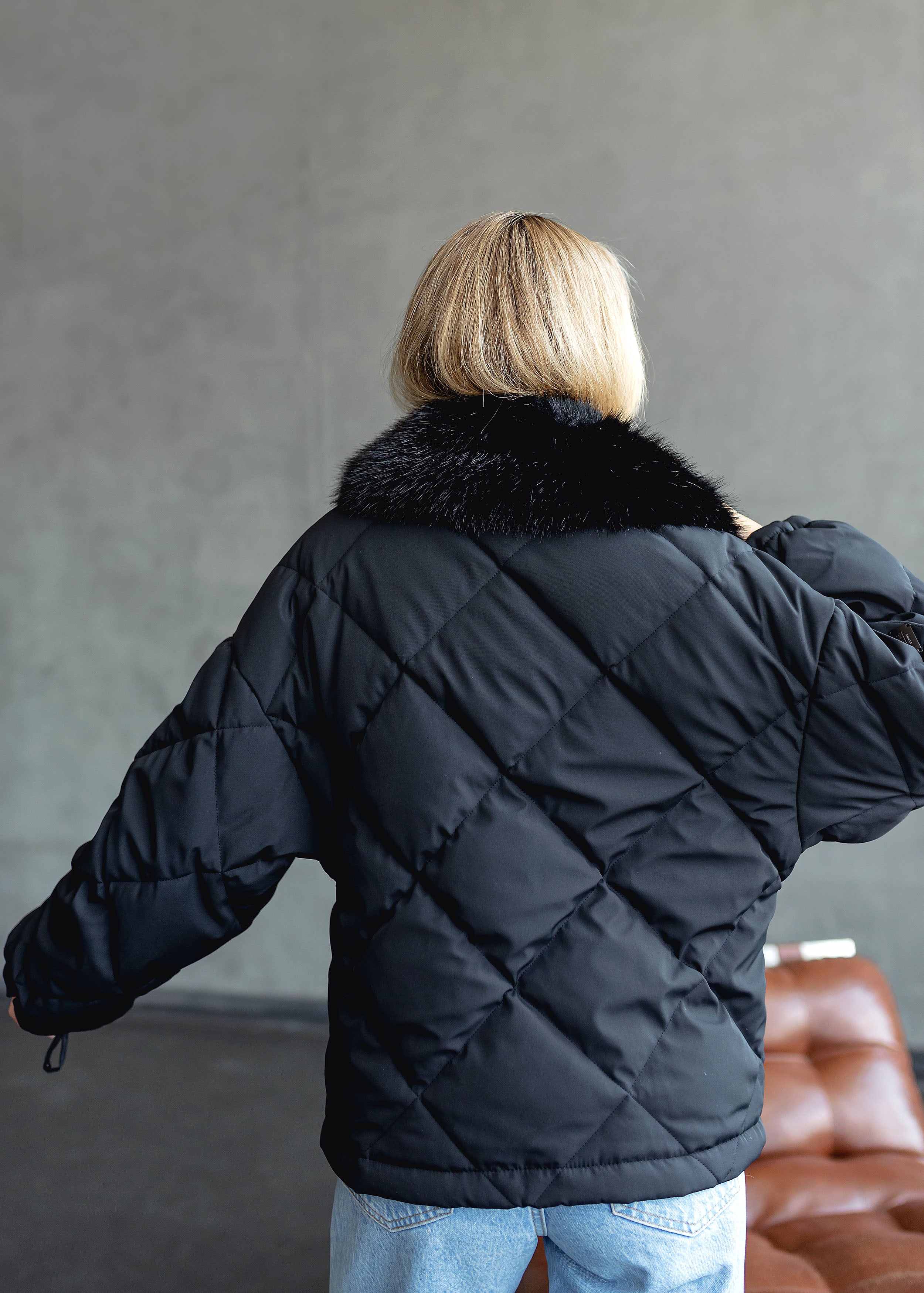 Elegant Winter Jacket with Faux Fur Collar All black