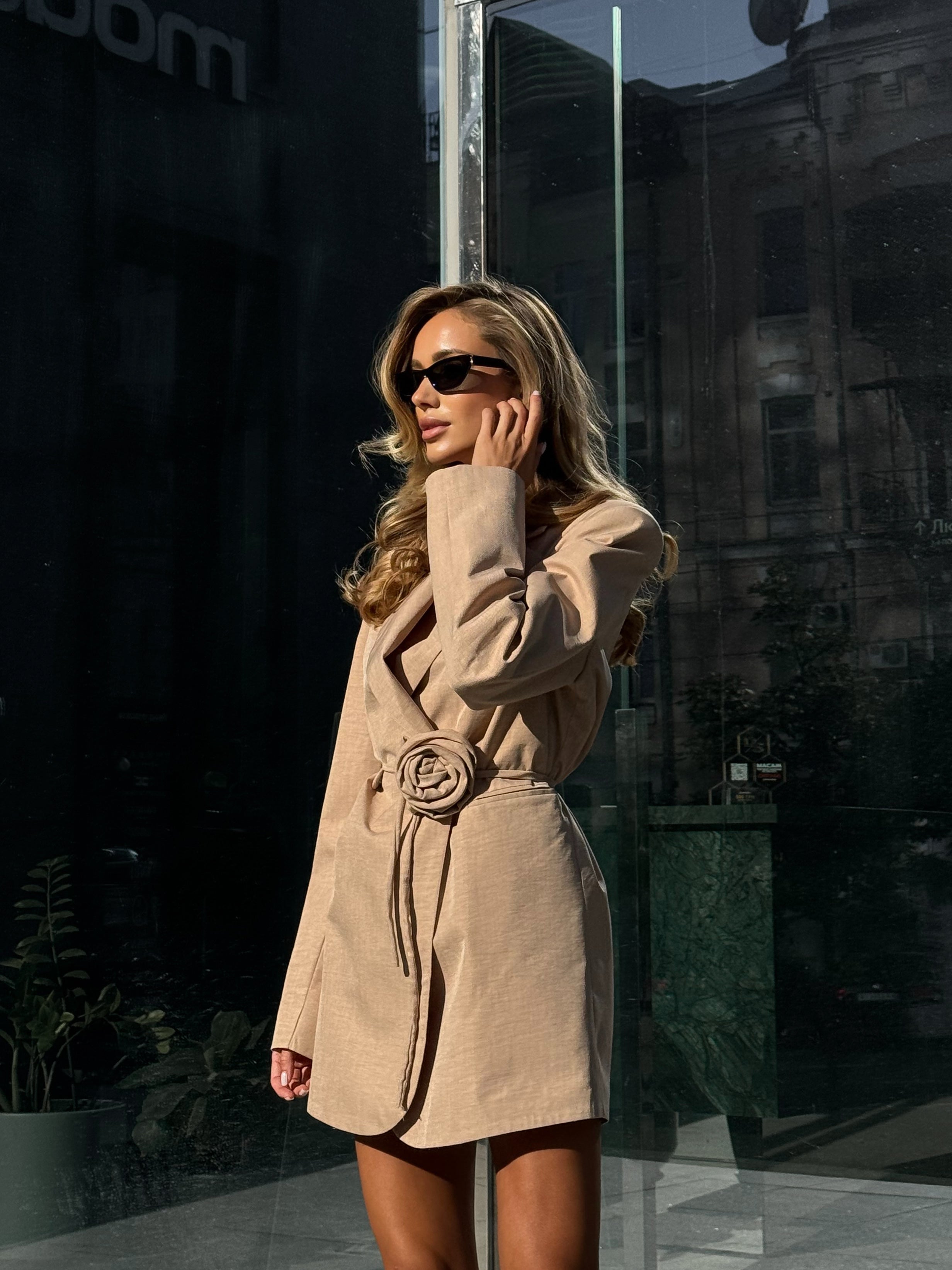 Dress Jacket with a rose belt beige