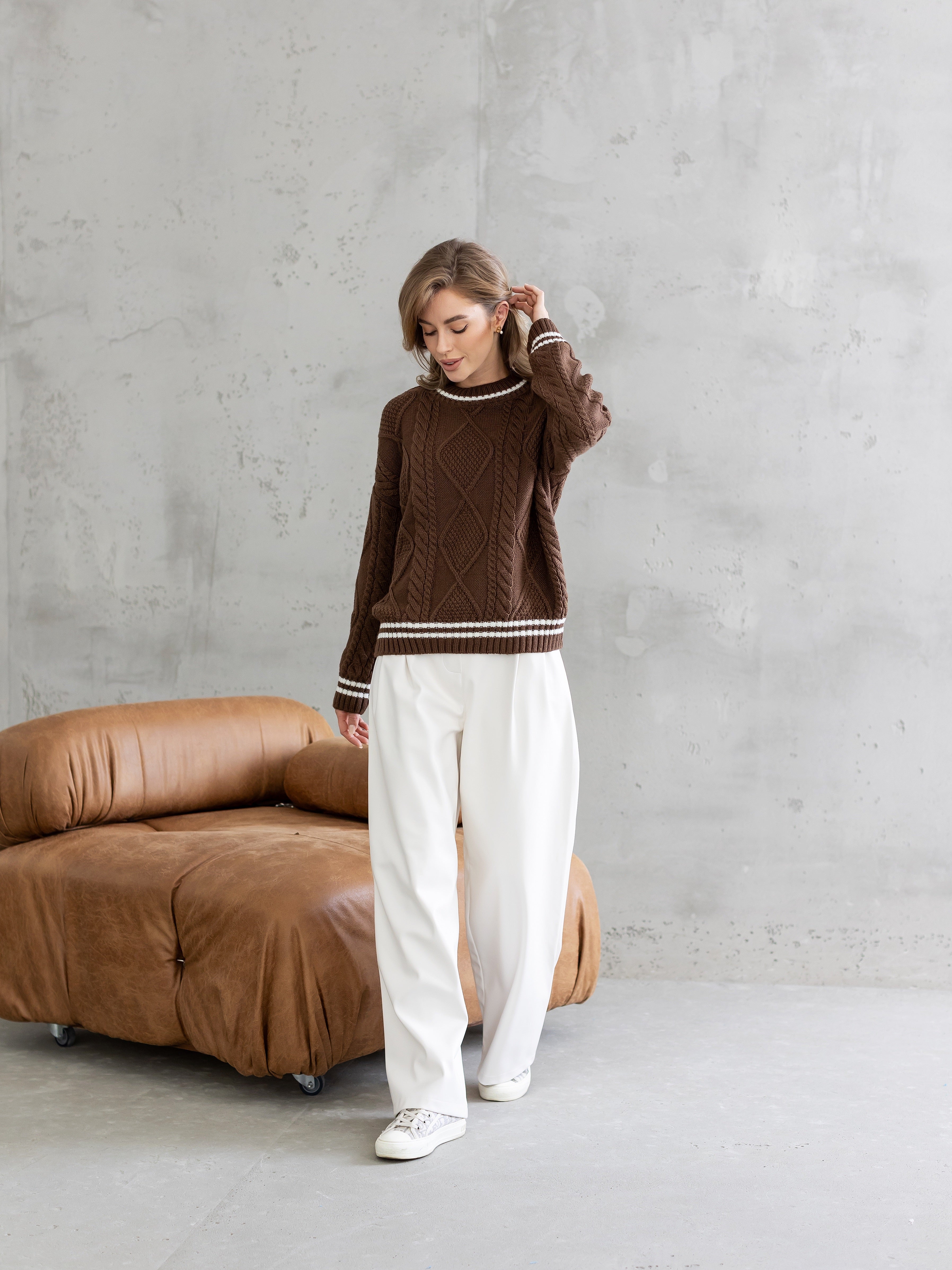 Sweater with wool brown