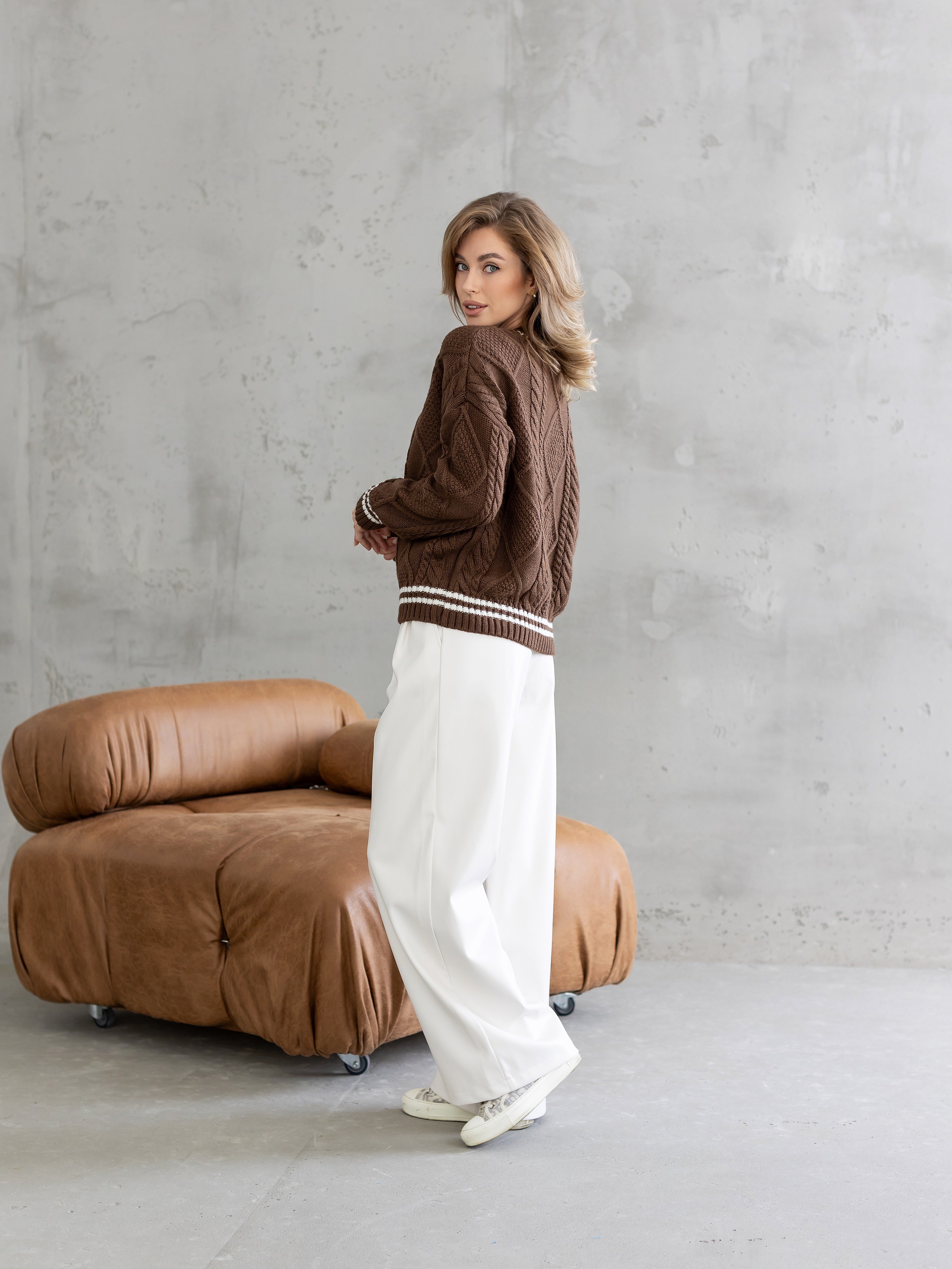 Sweater with wool brown