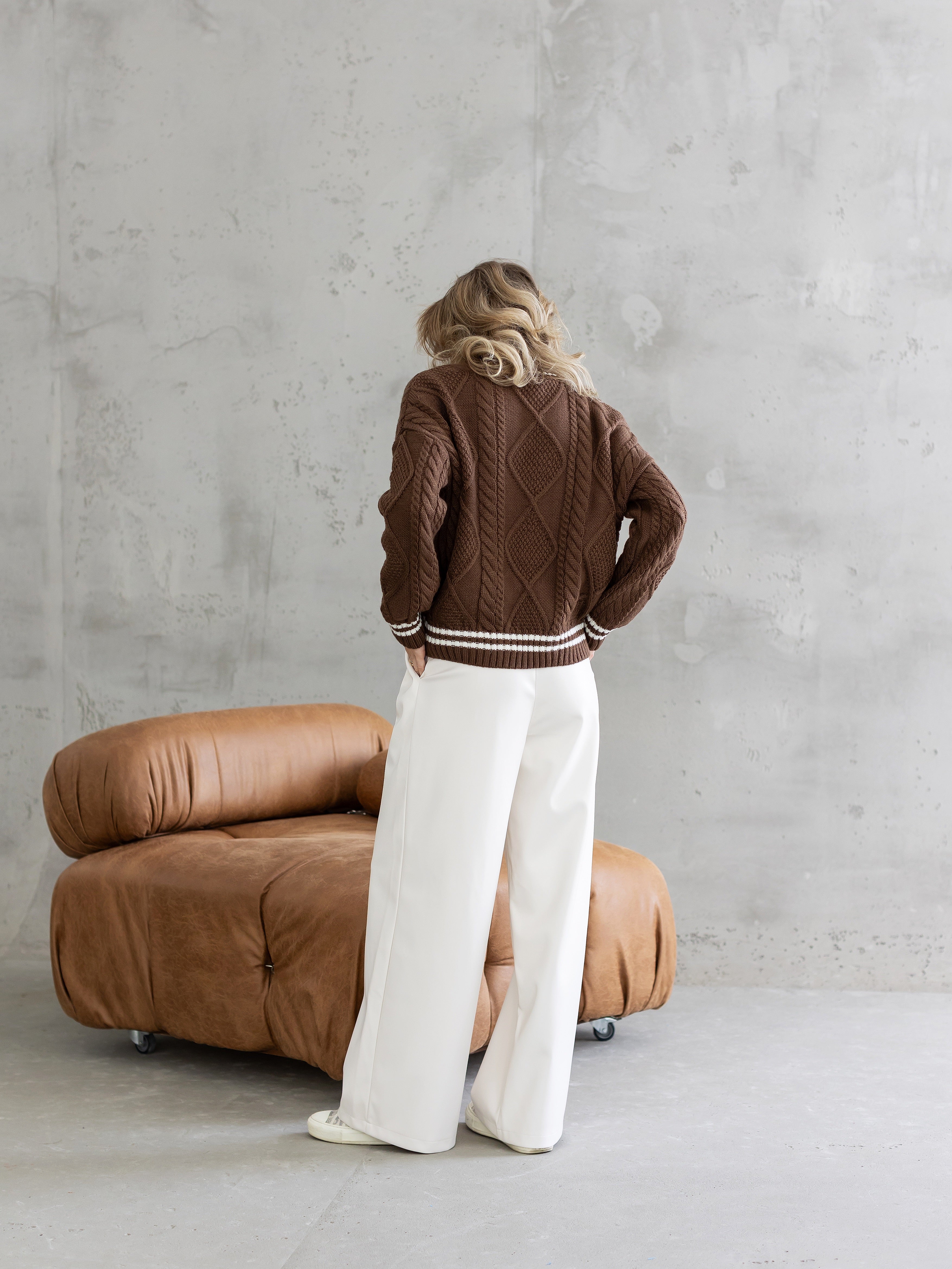 Sweater with wool brown
