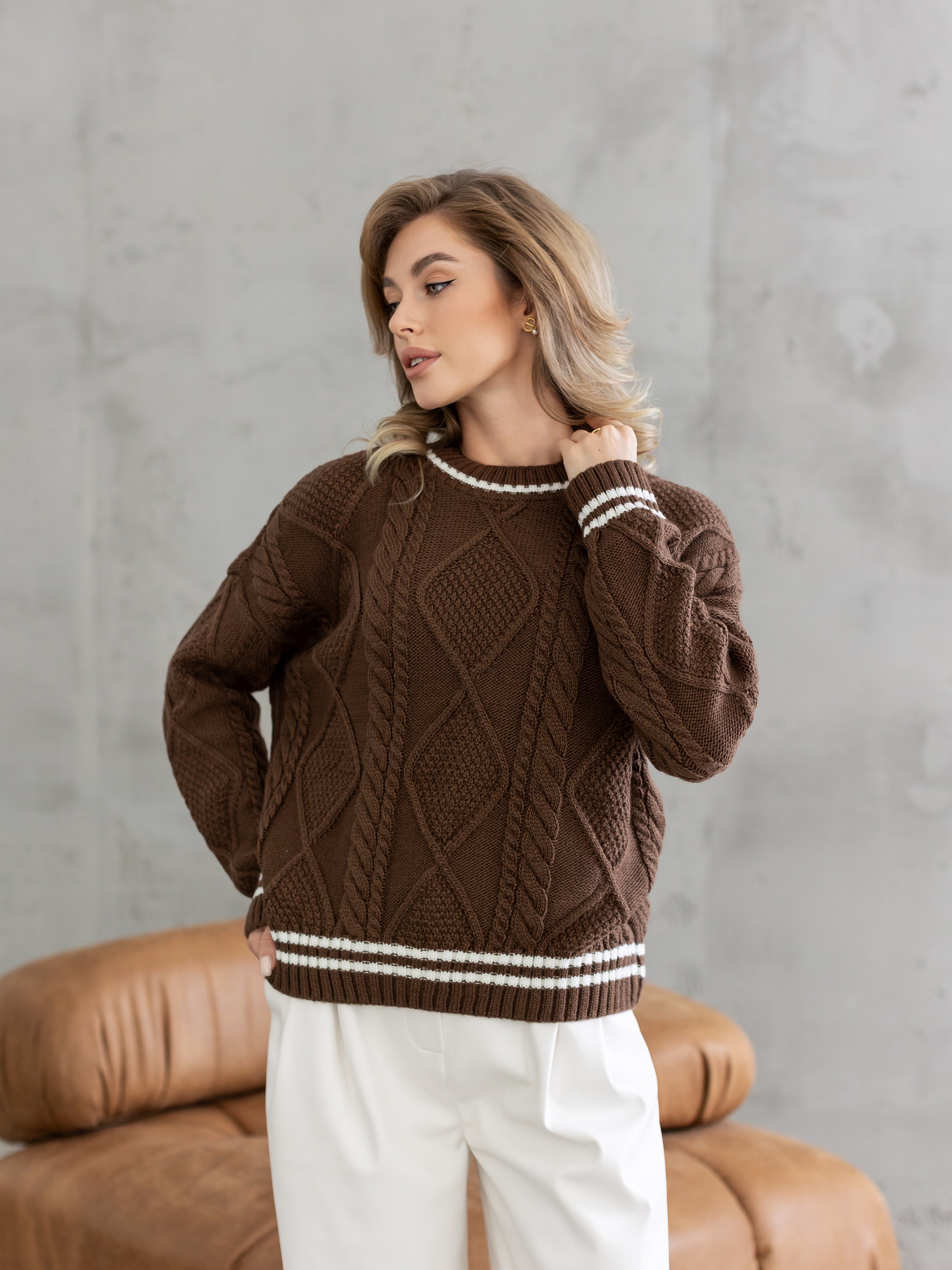 Sweater with wool brown