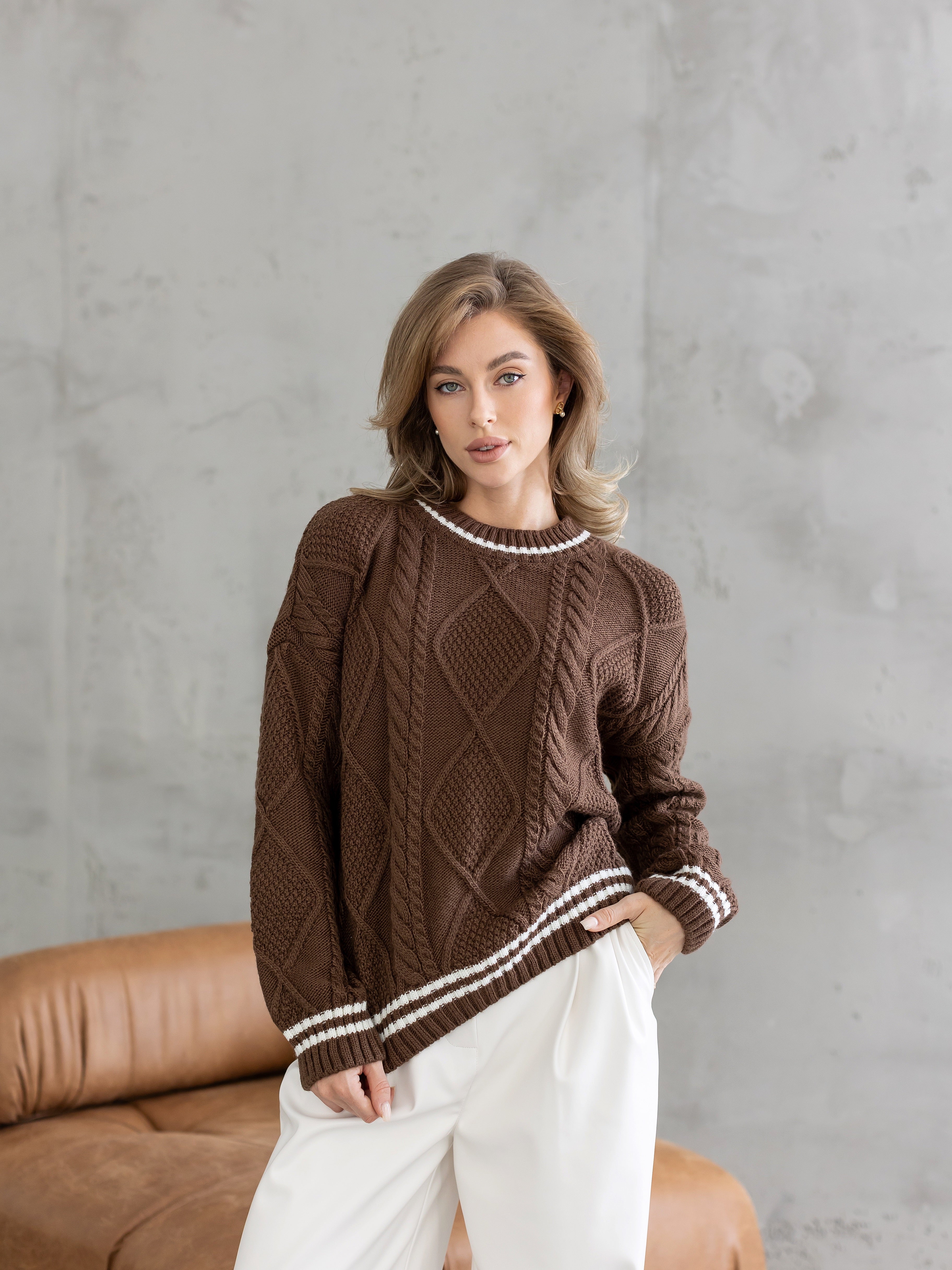 Sweater with wool brown