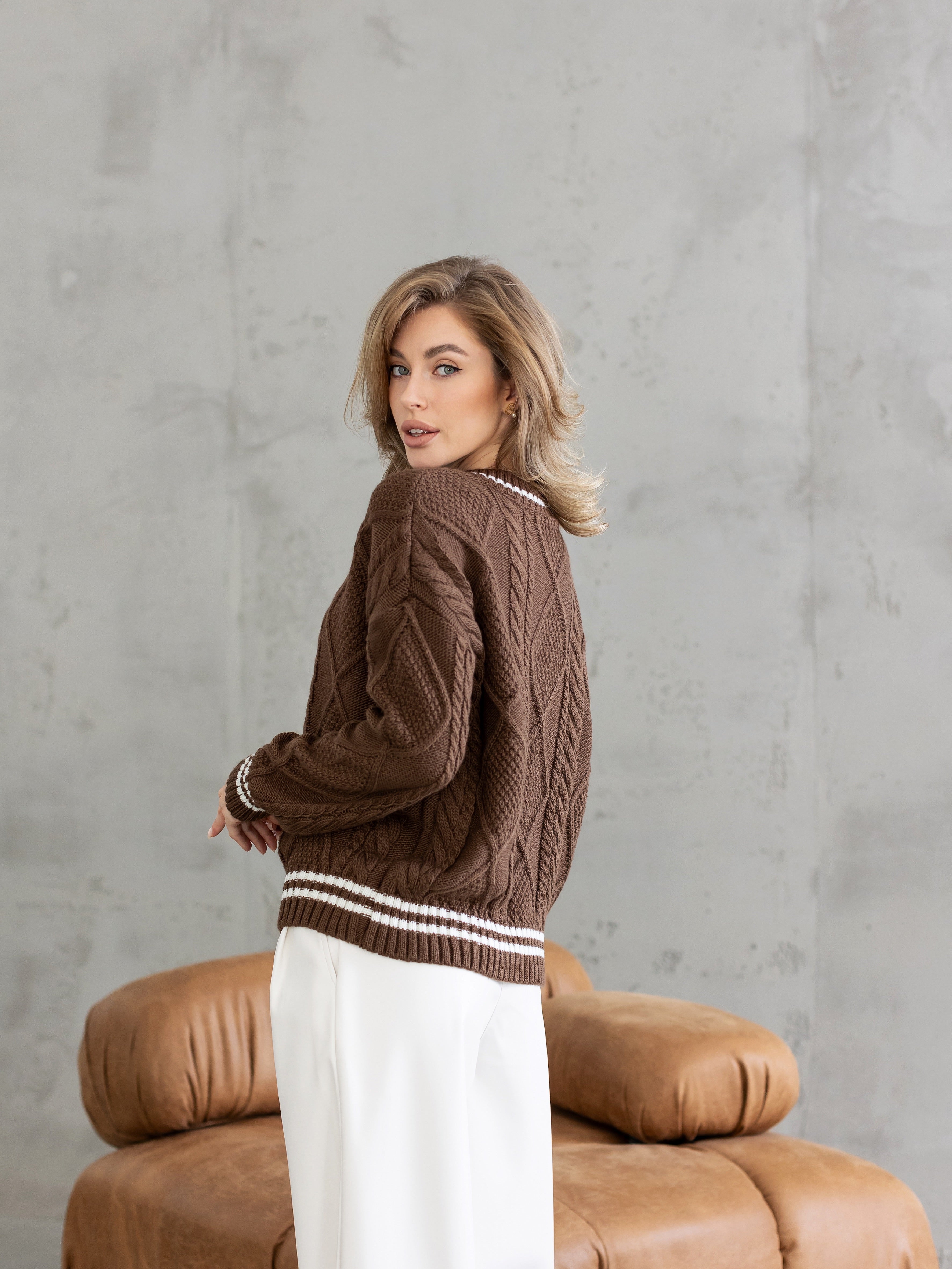 Sweater with wool brown