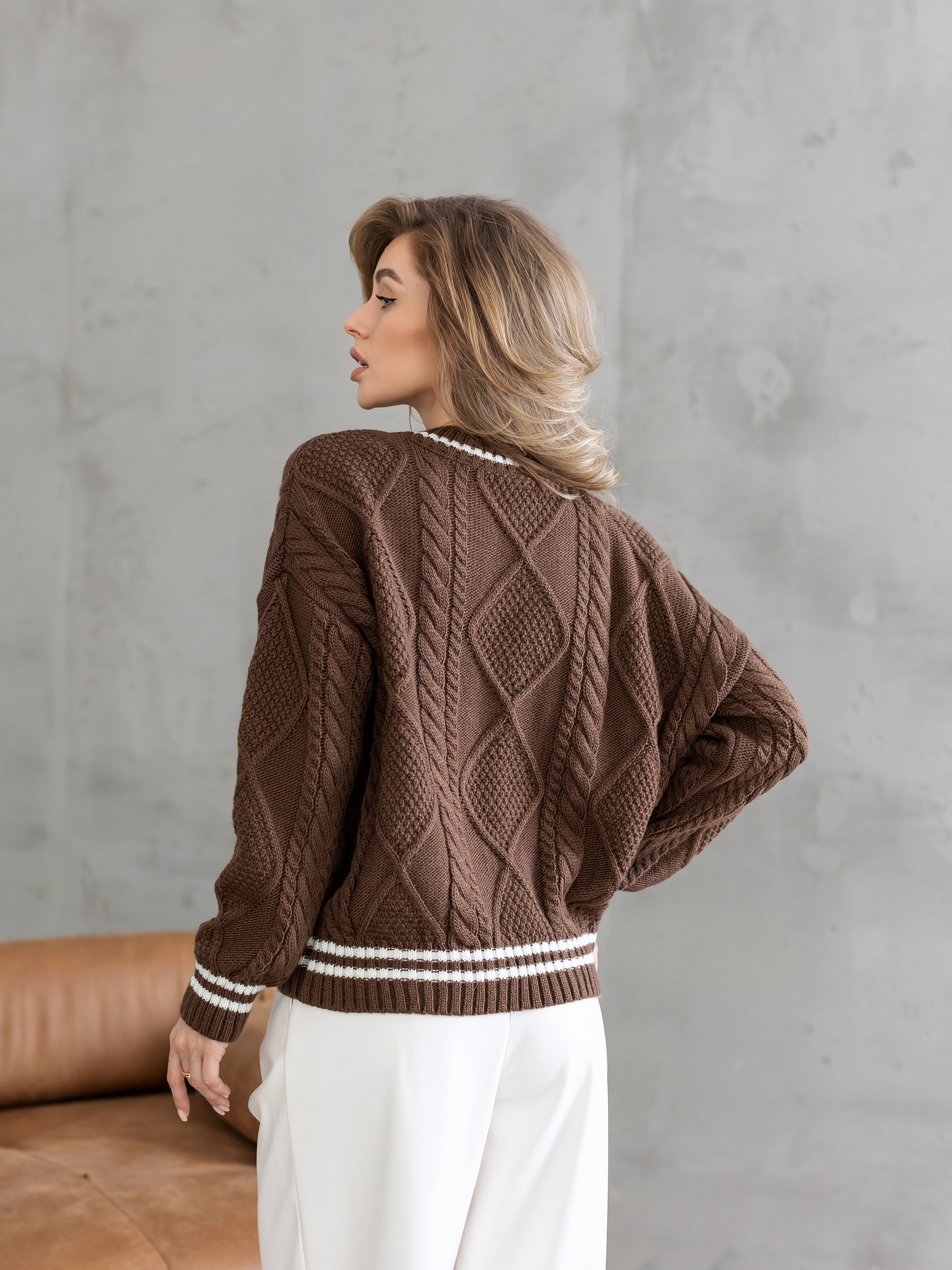 Sweater with wool brown