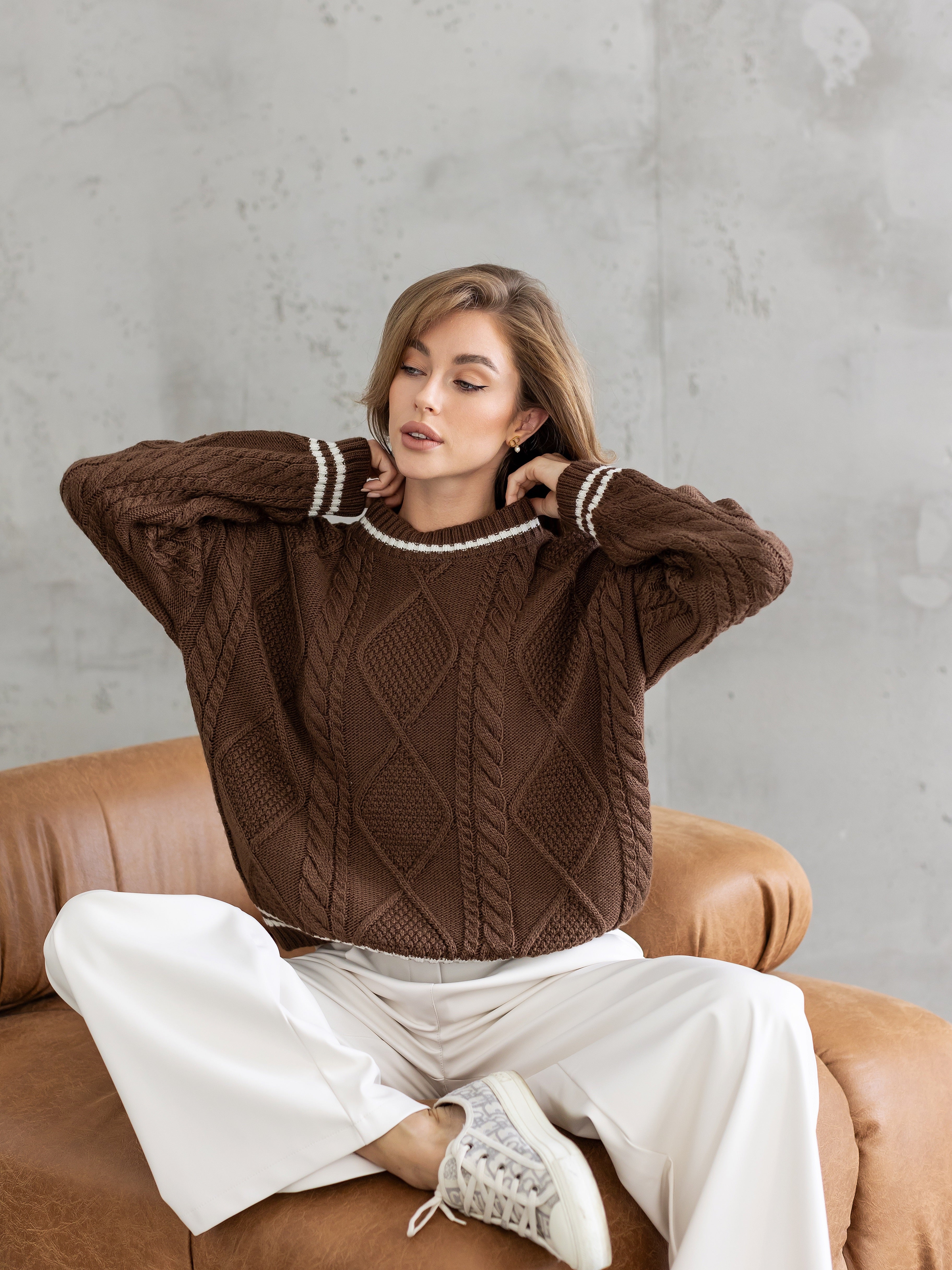 Sweater with wool brown