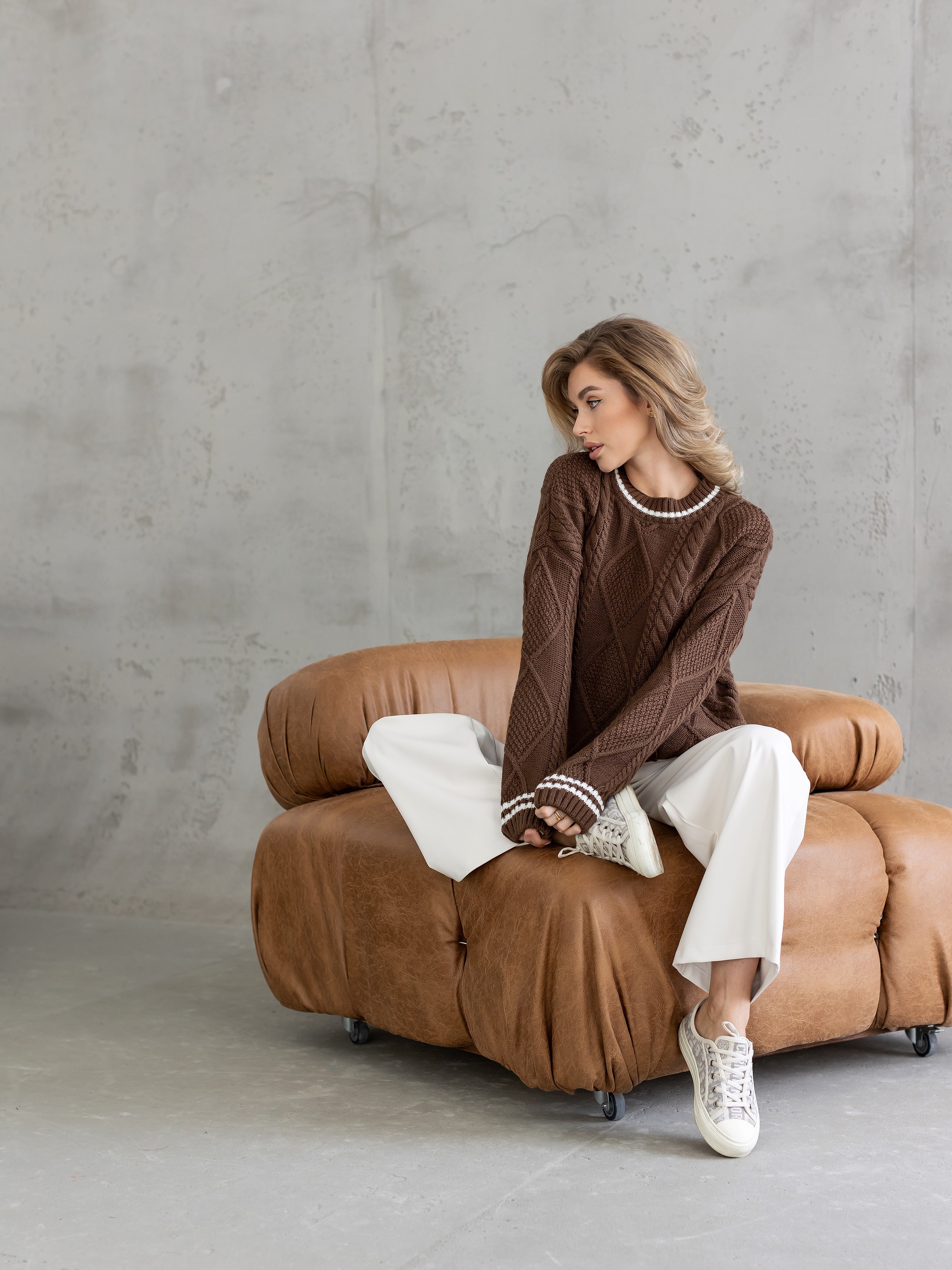 Sweater with wool brown