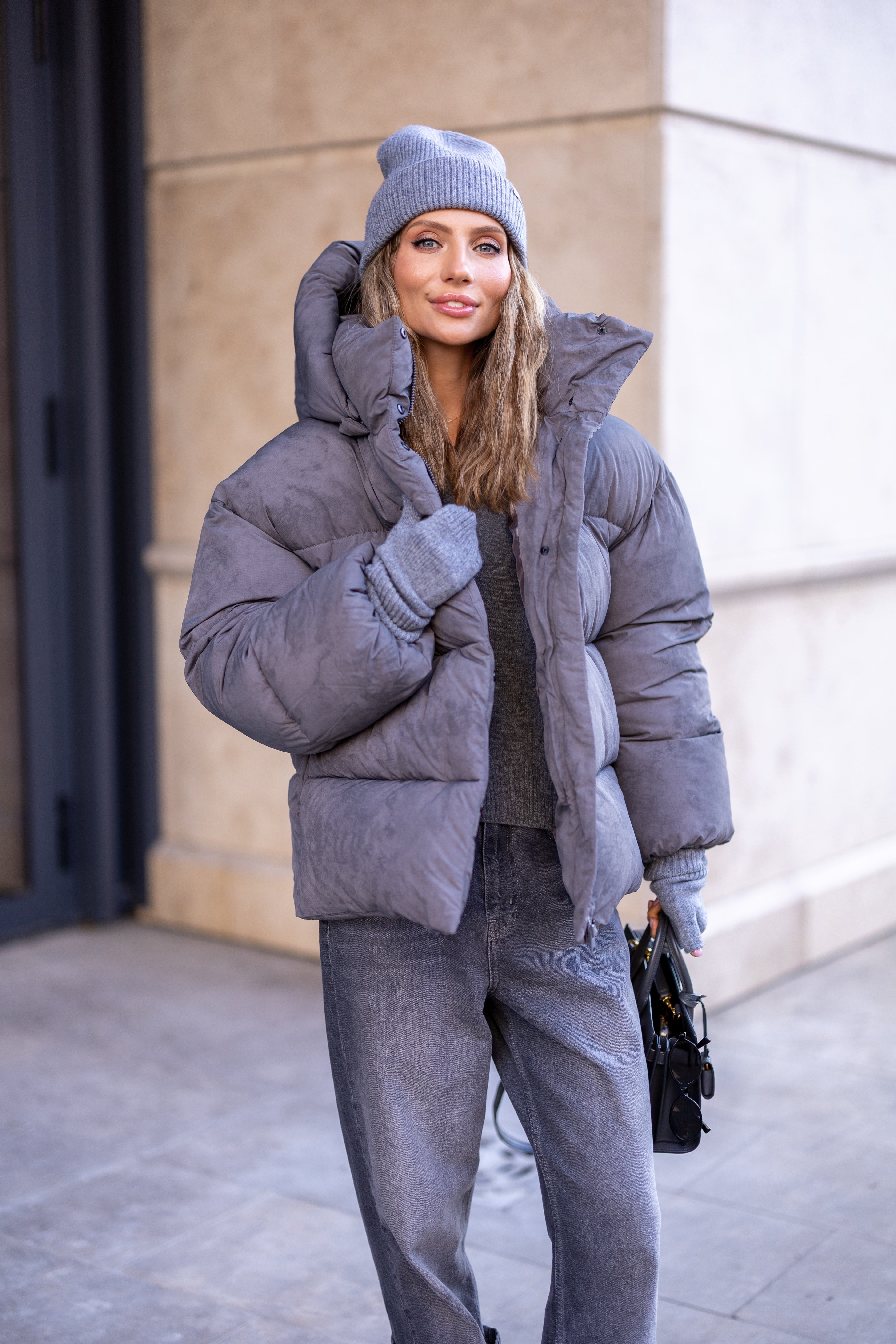 Stylish Loose-Fit Down Jacket with Removable Hood Grey