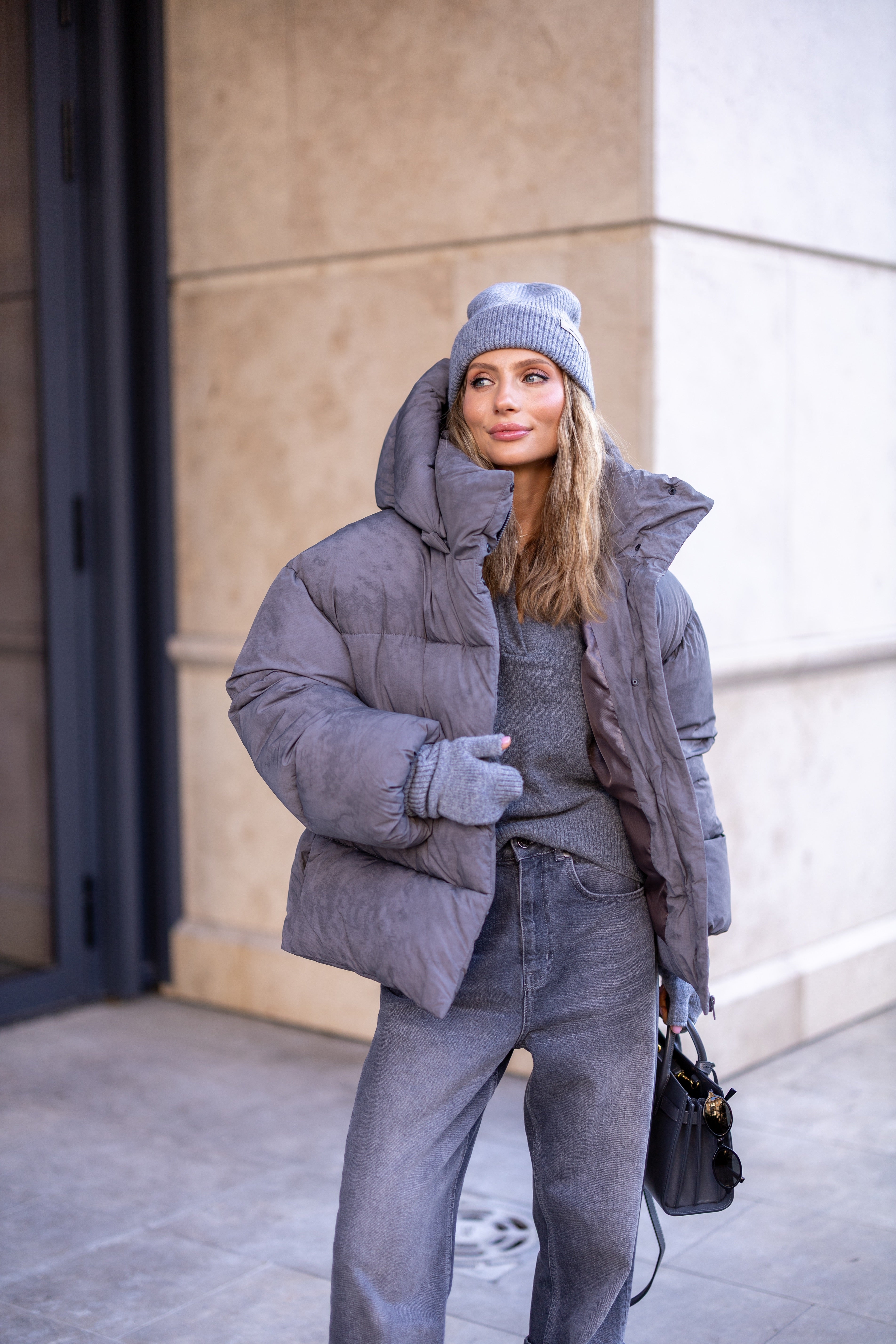 Stylish Loose-Fit Down Jacket with Removable Hood Grey
