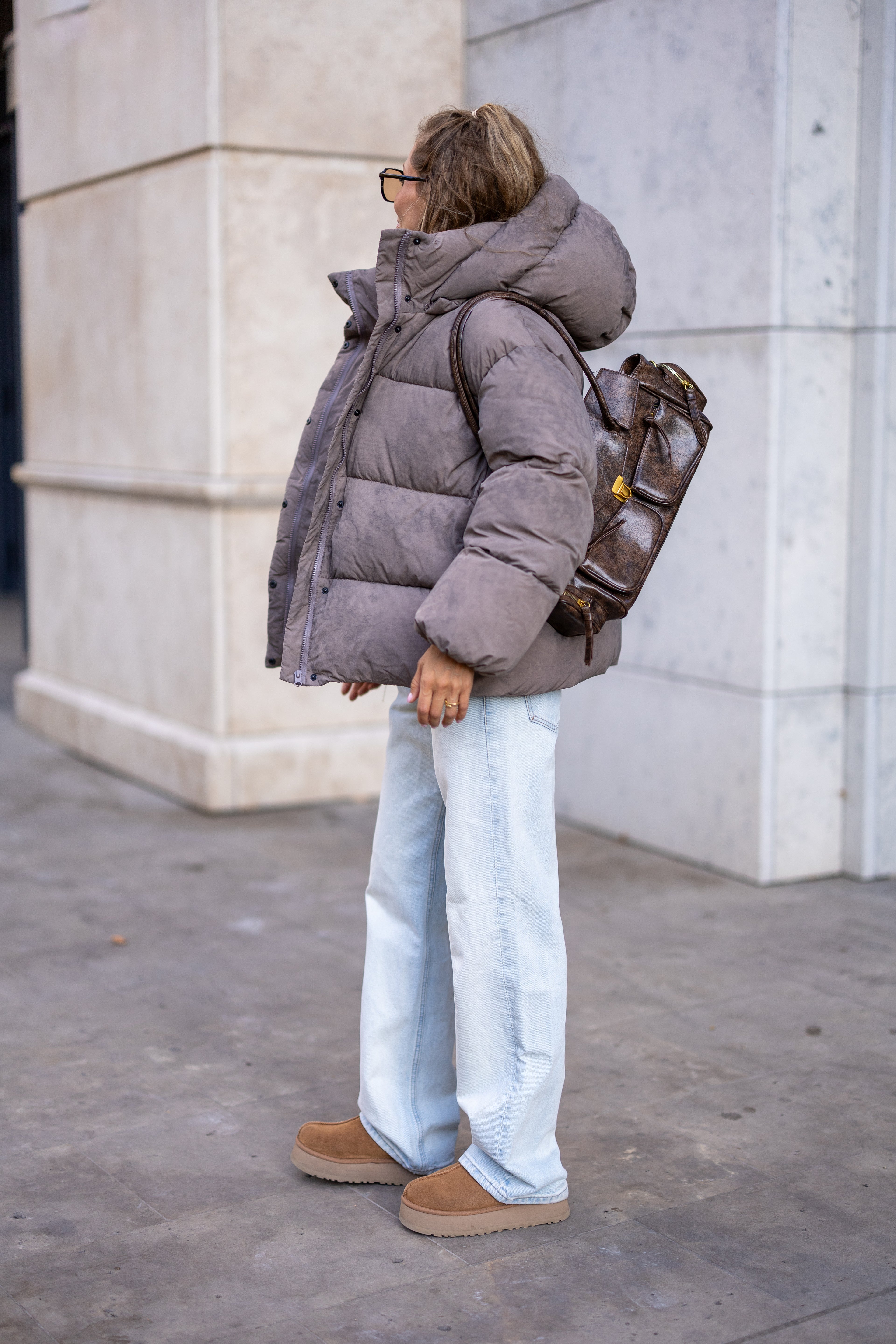 Stylish Loose-Fit Down Jacket with Removable Hood Warm Grey