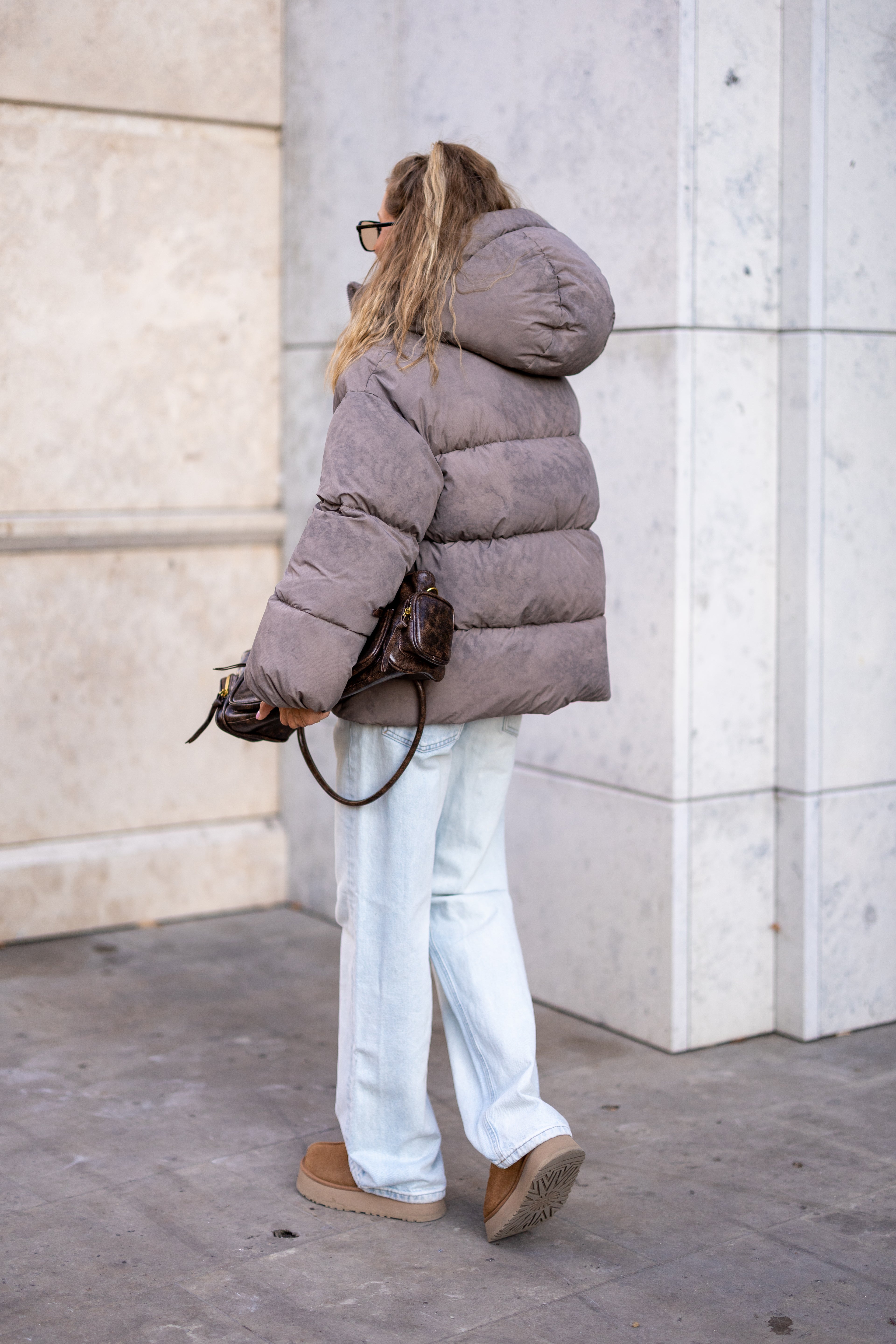 Stylish Loose-Fit Down Jacket with Removable Hood Warm Grey