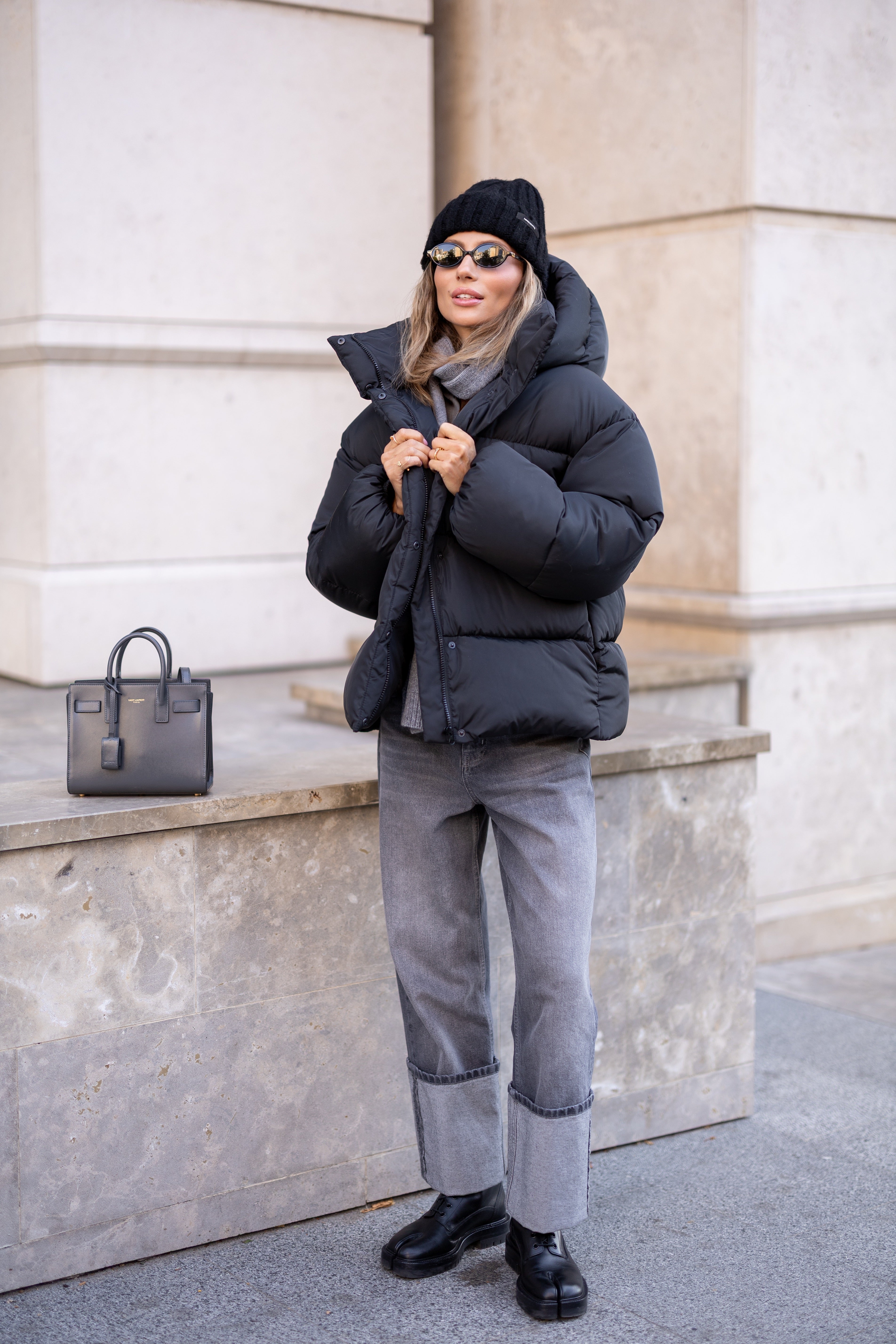 Stylish Loose-Fit Down Jacket with Removable Hood Black