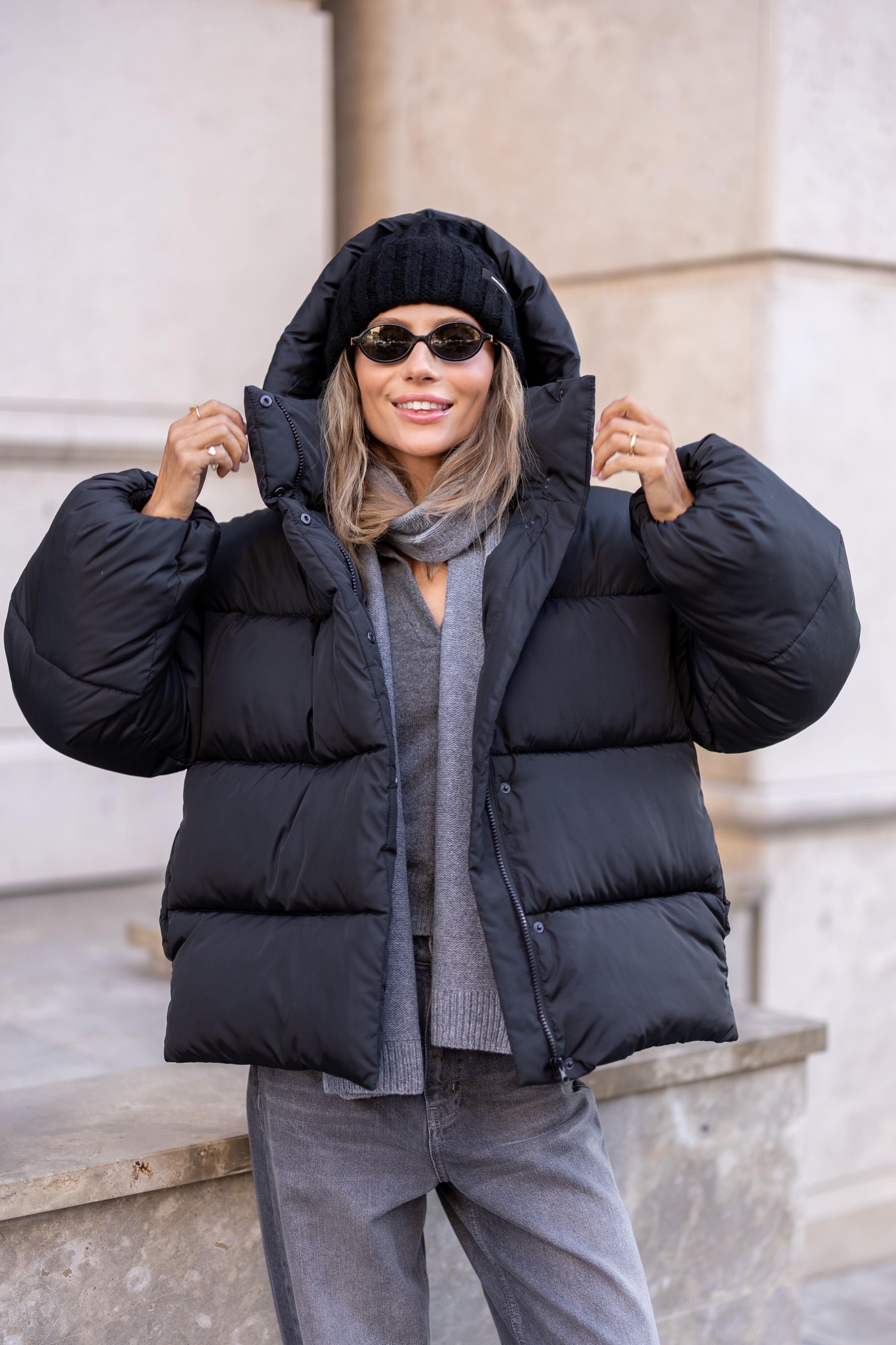 Stylish Loose-Fit Down Jacket with Removable Hood Black