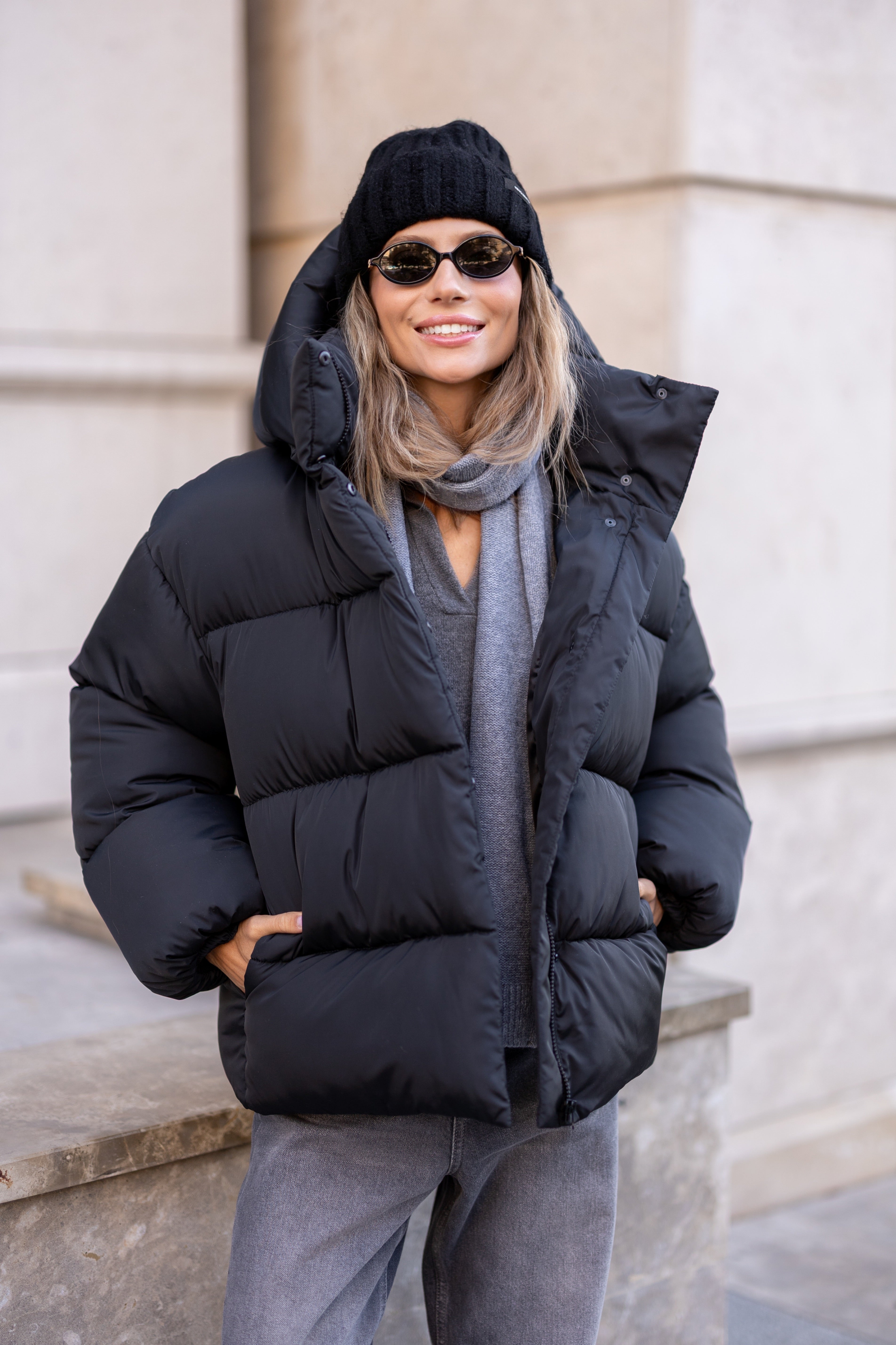 Stylish Loose-Fit Down Jacket with Removable Hood Black