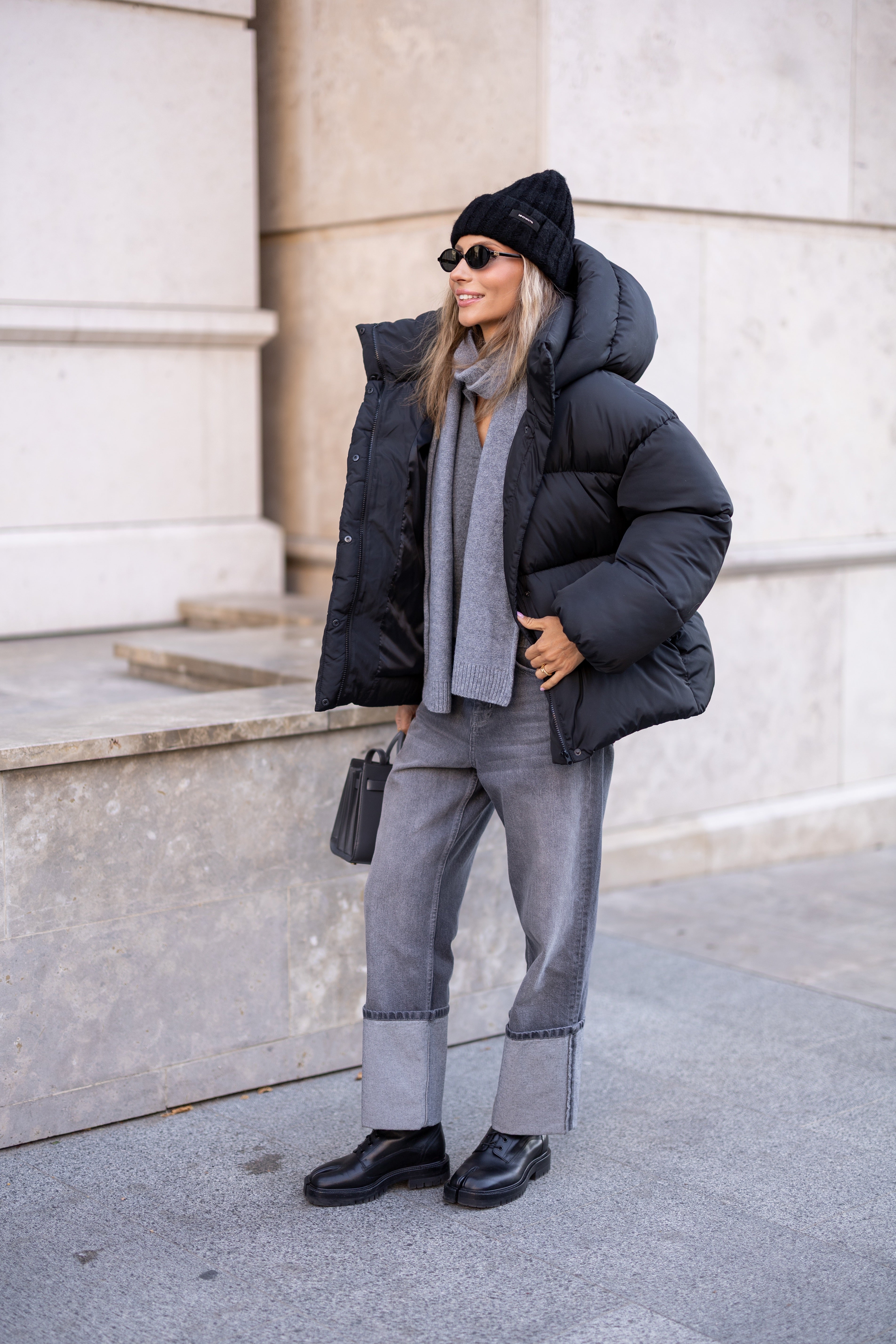 Stylish Loose-Fit Down Jacket with Removable Hood Black