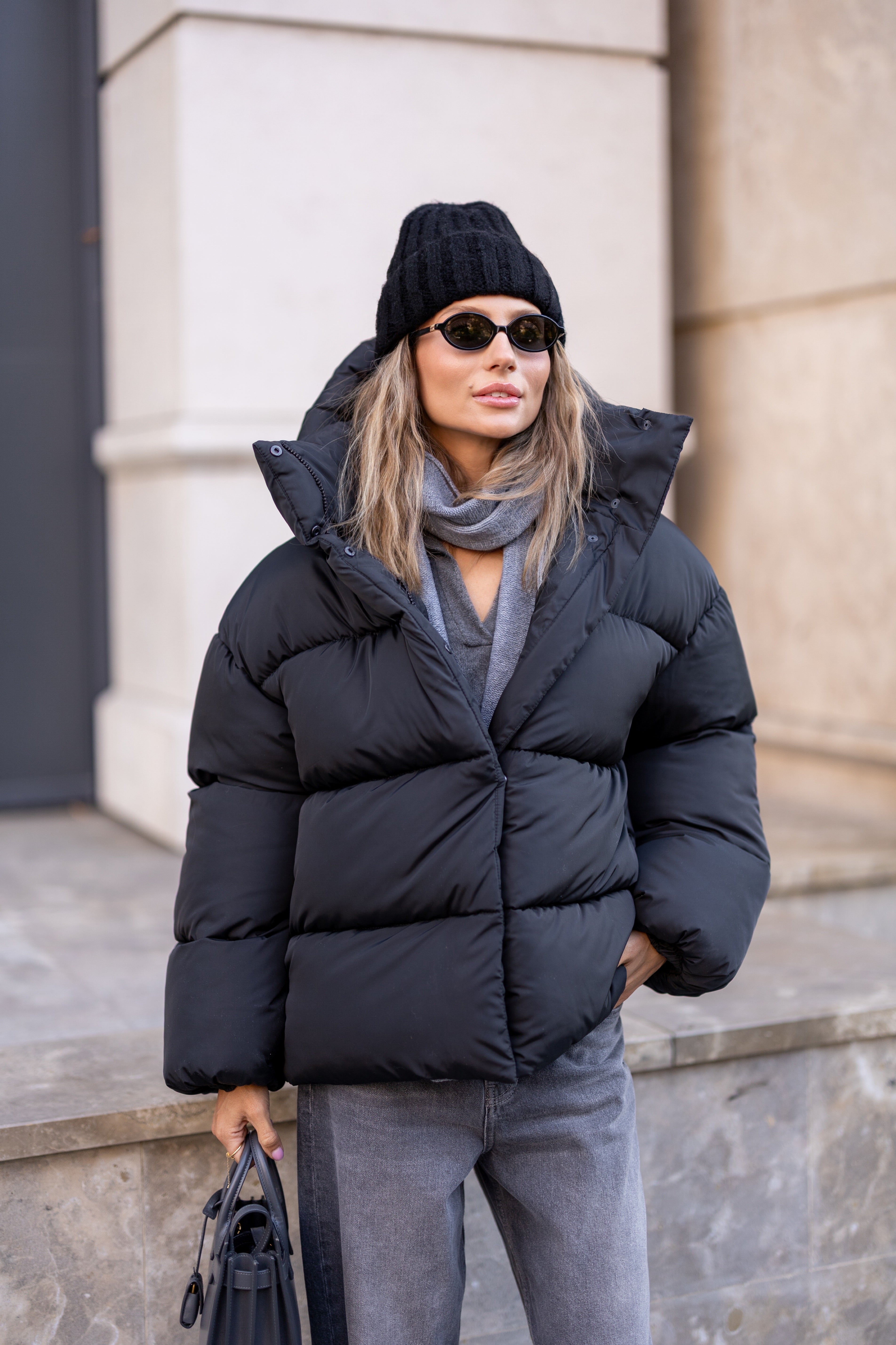 Stylish Loose-Fit Down Jacket with Removable Hood Black