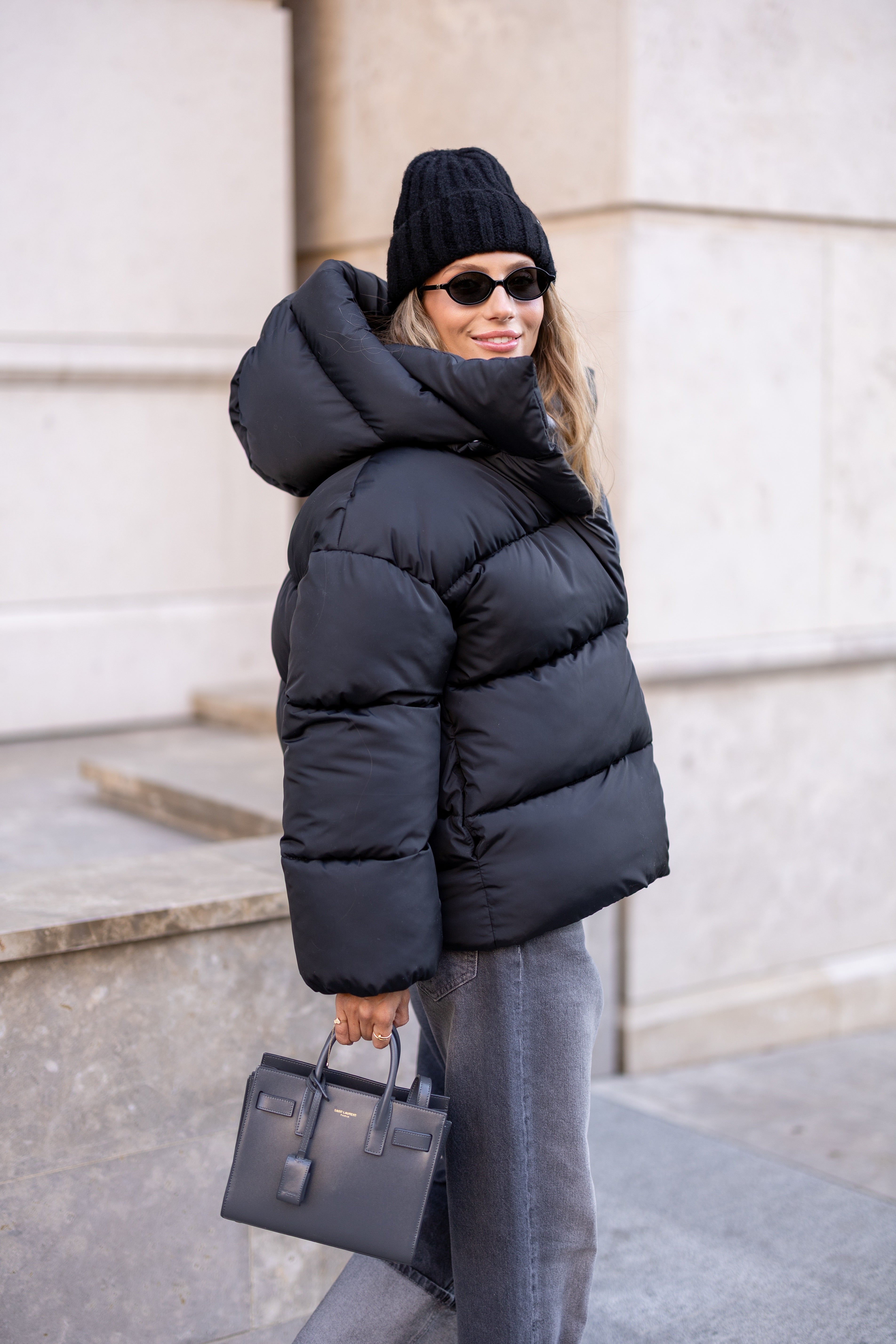 Stylish Loose-Fit Down Jacket with Removable Hood Black