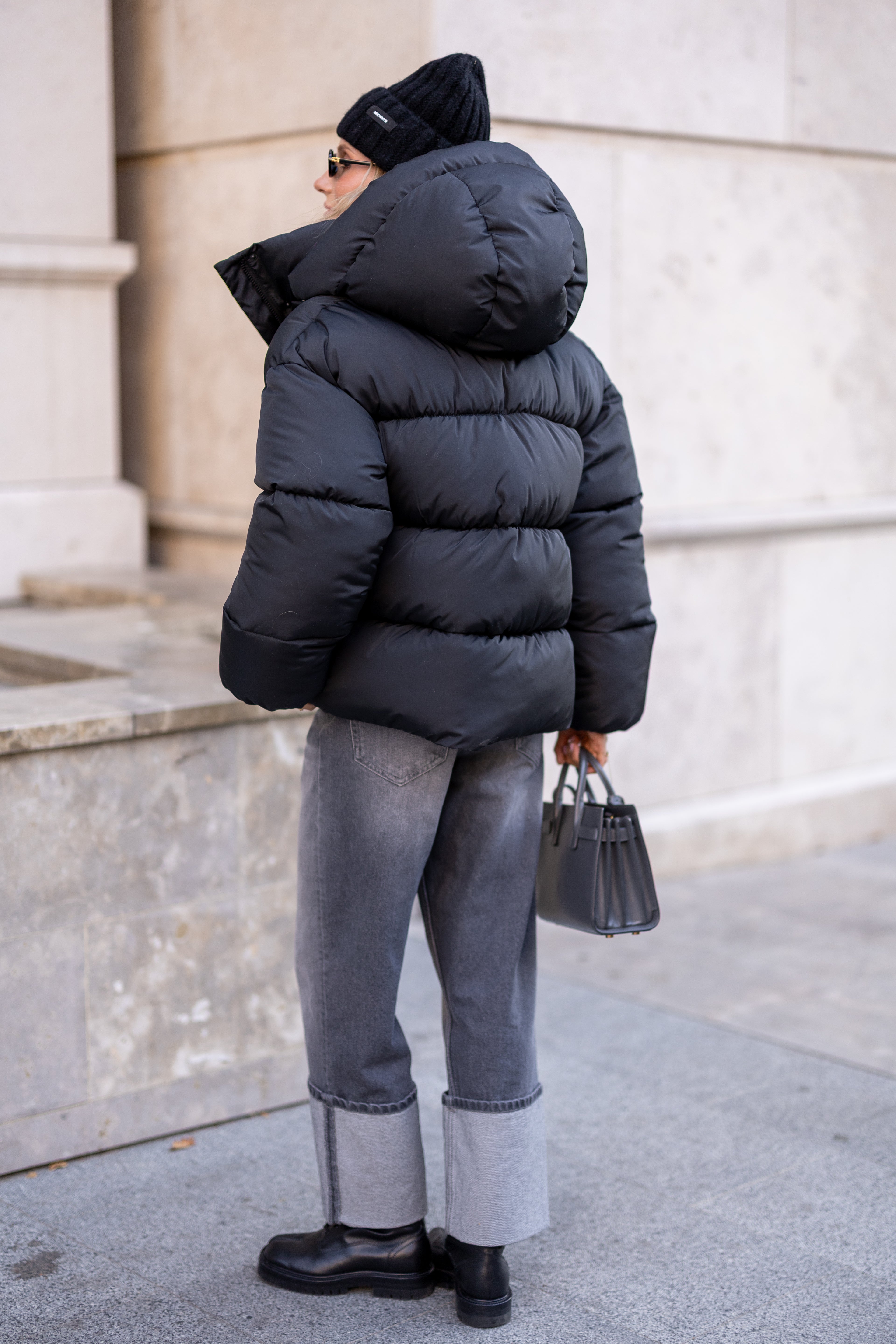 Stylish Loose-Fit Down Jacket with Removable Hood Black