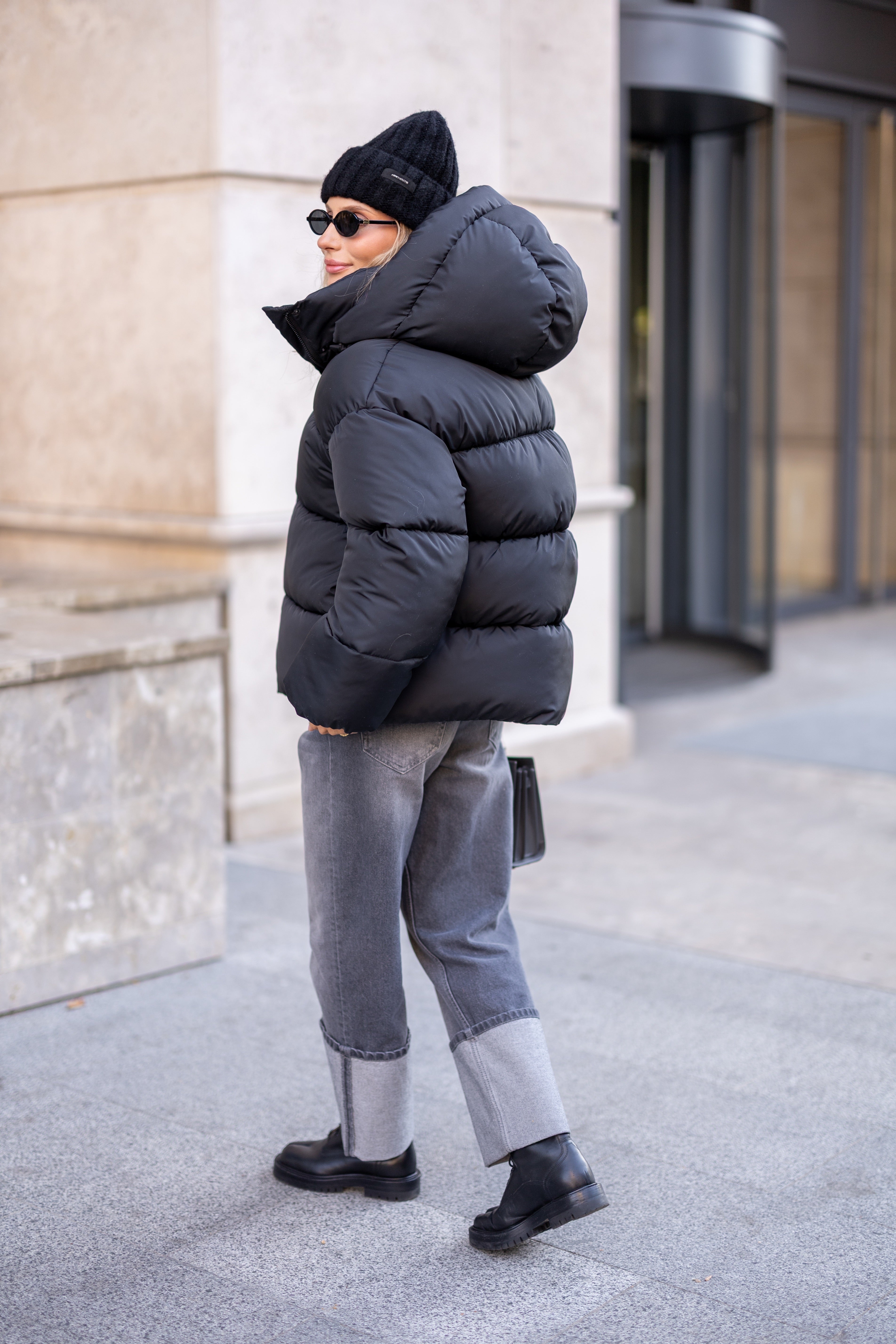 Stylish Loose-Fit Down Jacket with Removable Hood Black