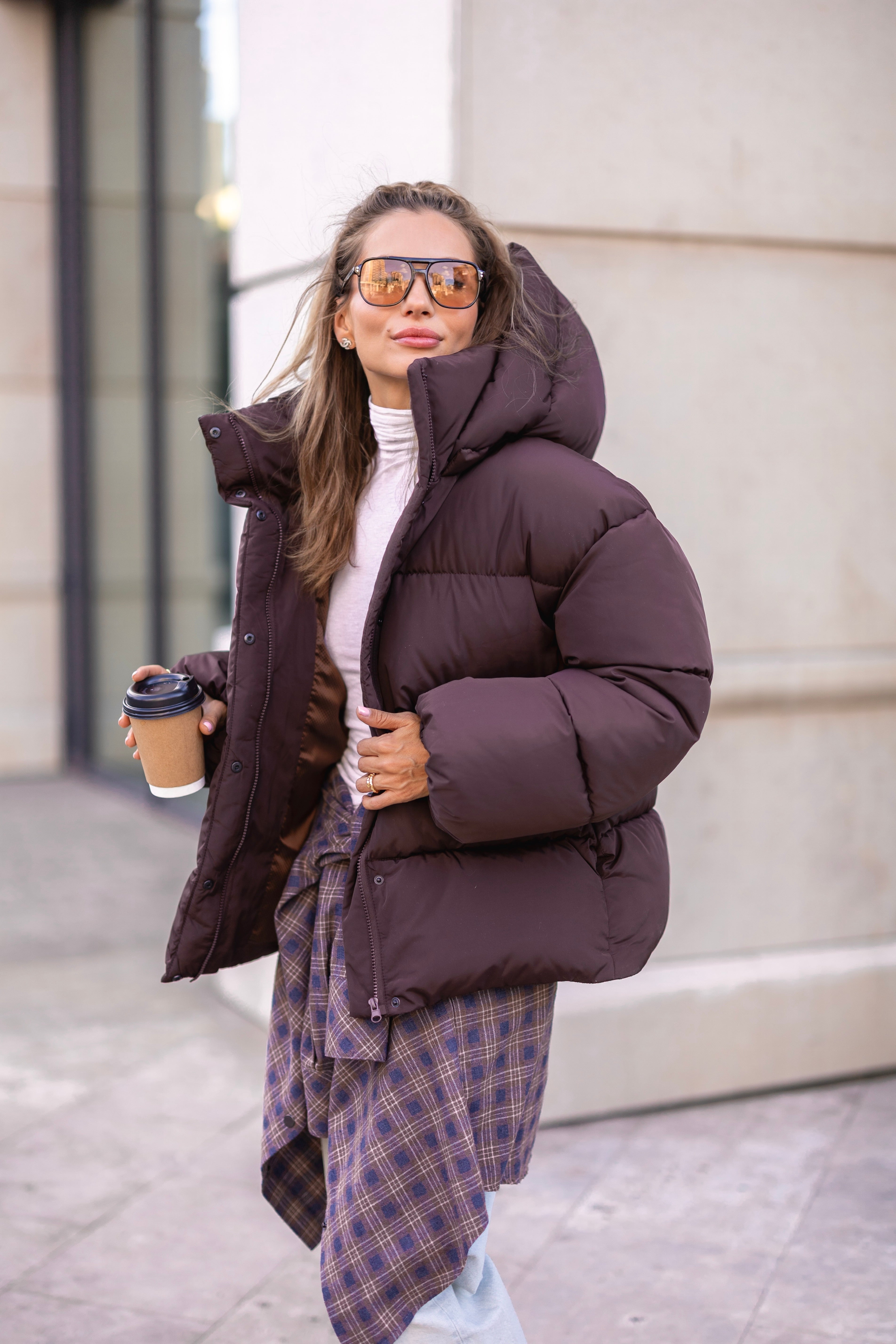 Stylish Loose-Fit Down Jacket with Removable Hood Burgundy