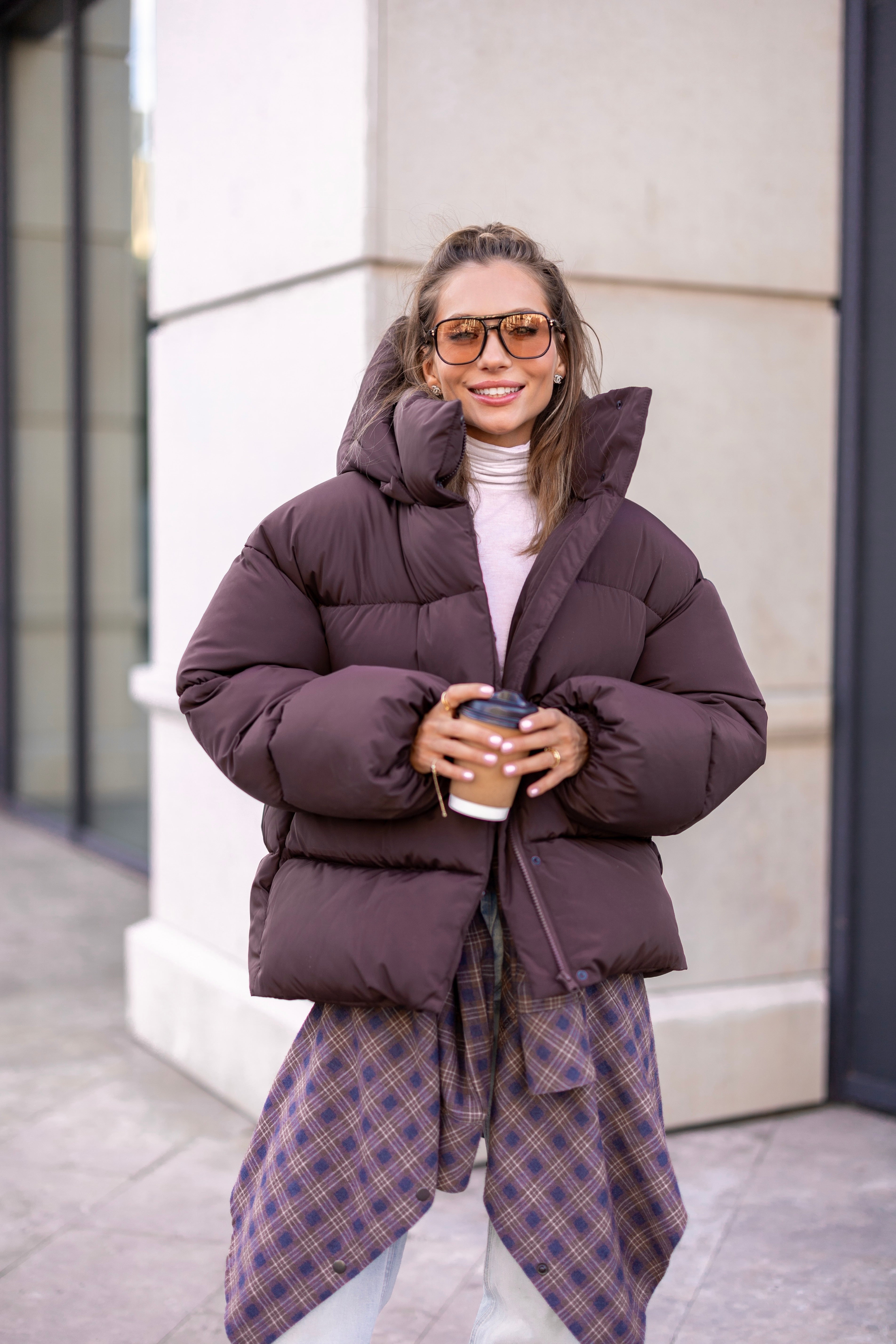 Stylish Loose-Fit Down Jacket with Removable Hood Burgundy