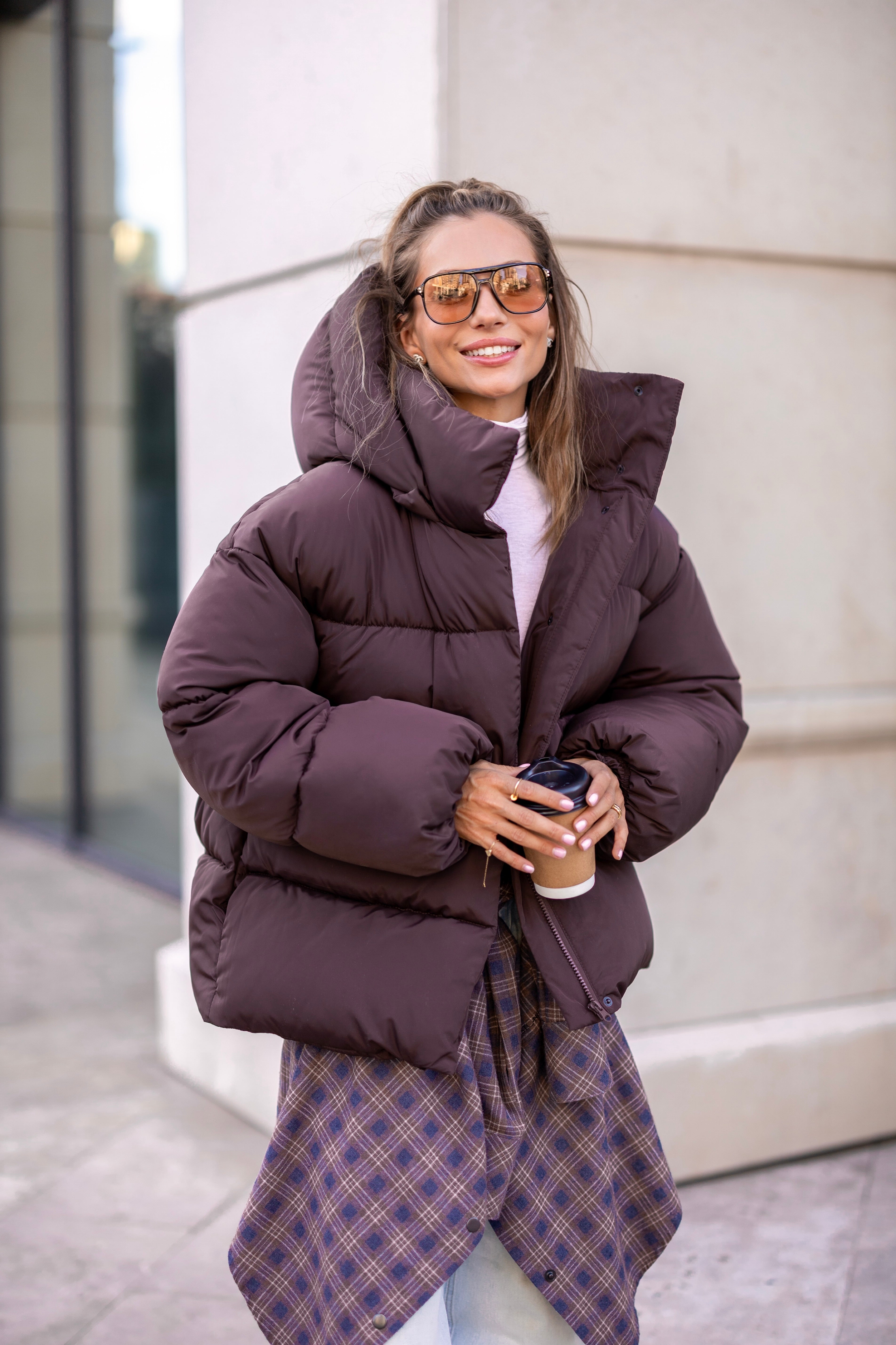 Stylish Loose-Fit Down Jacket with Removable Hood Burgundy
