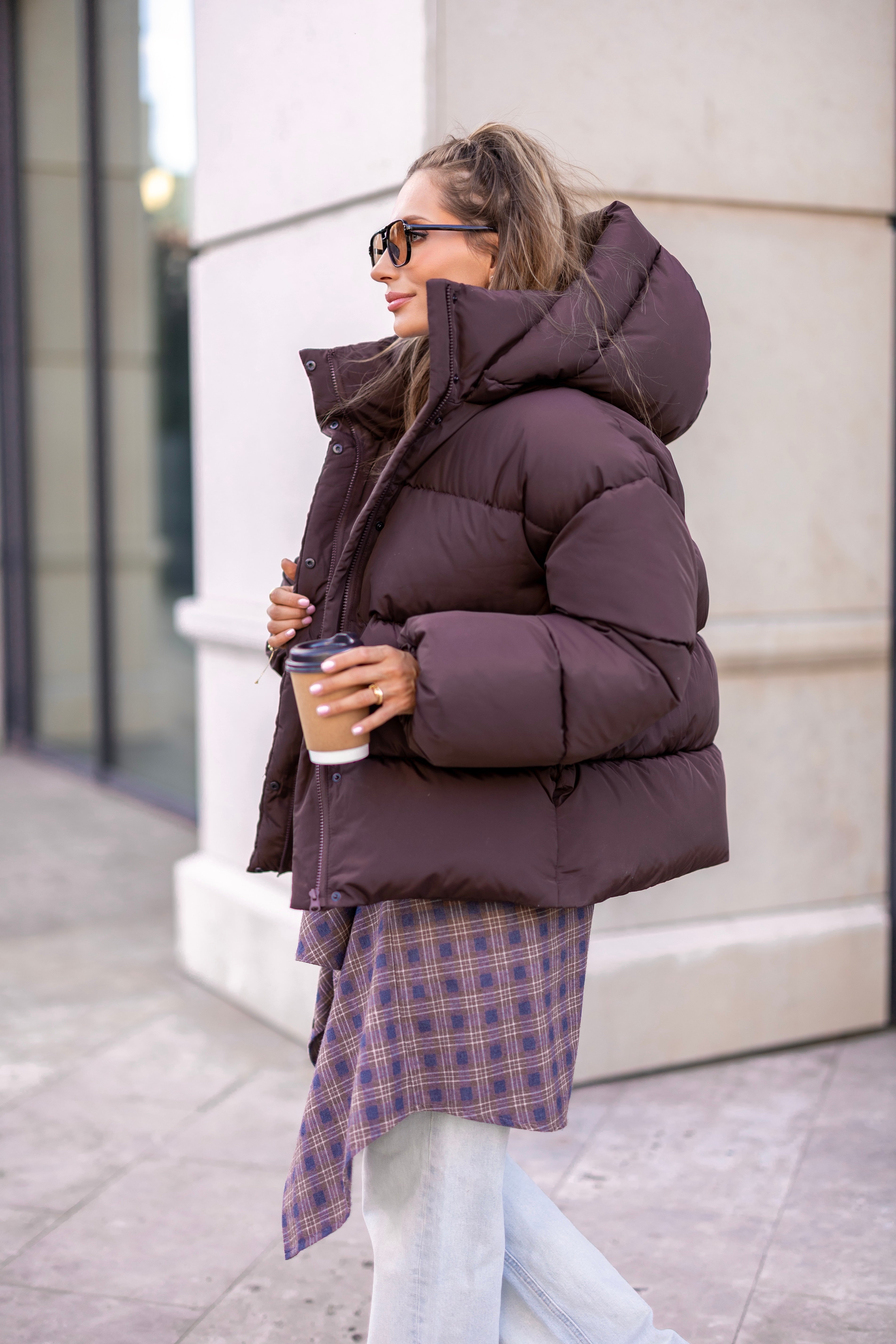 Stylish Loose-Fit Down Jacket with Removable Hood Burgundy