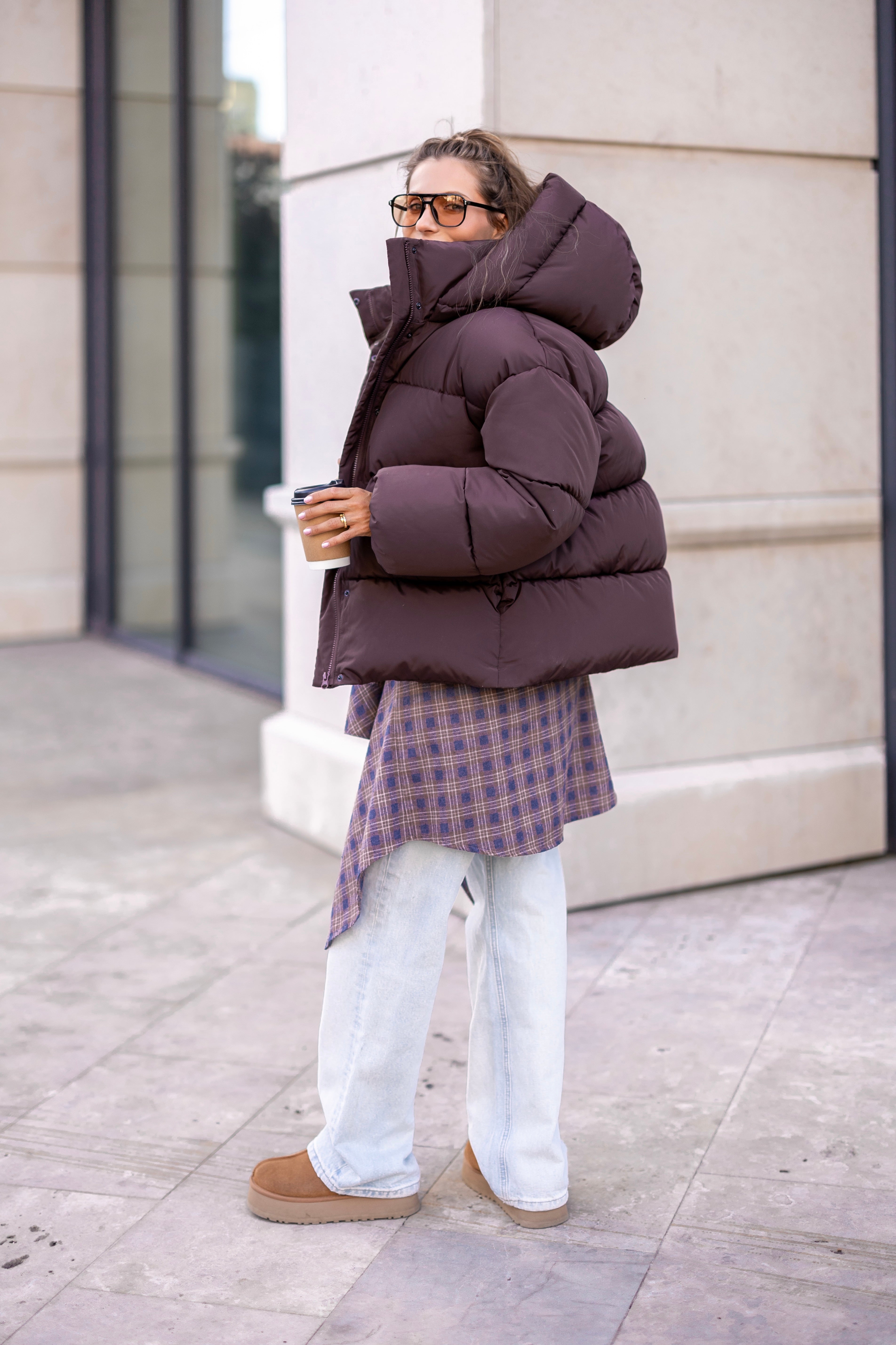 Stylish Loose-Fit Down Jacket with Removable Hood Burgundy