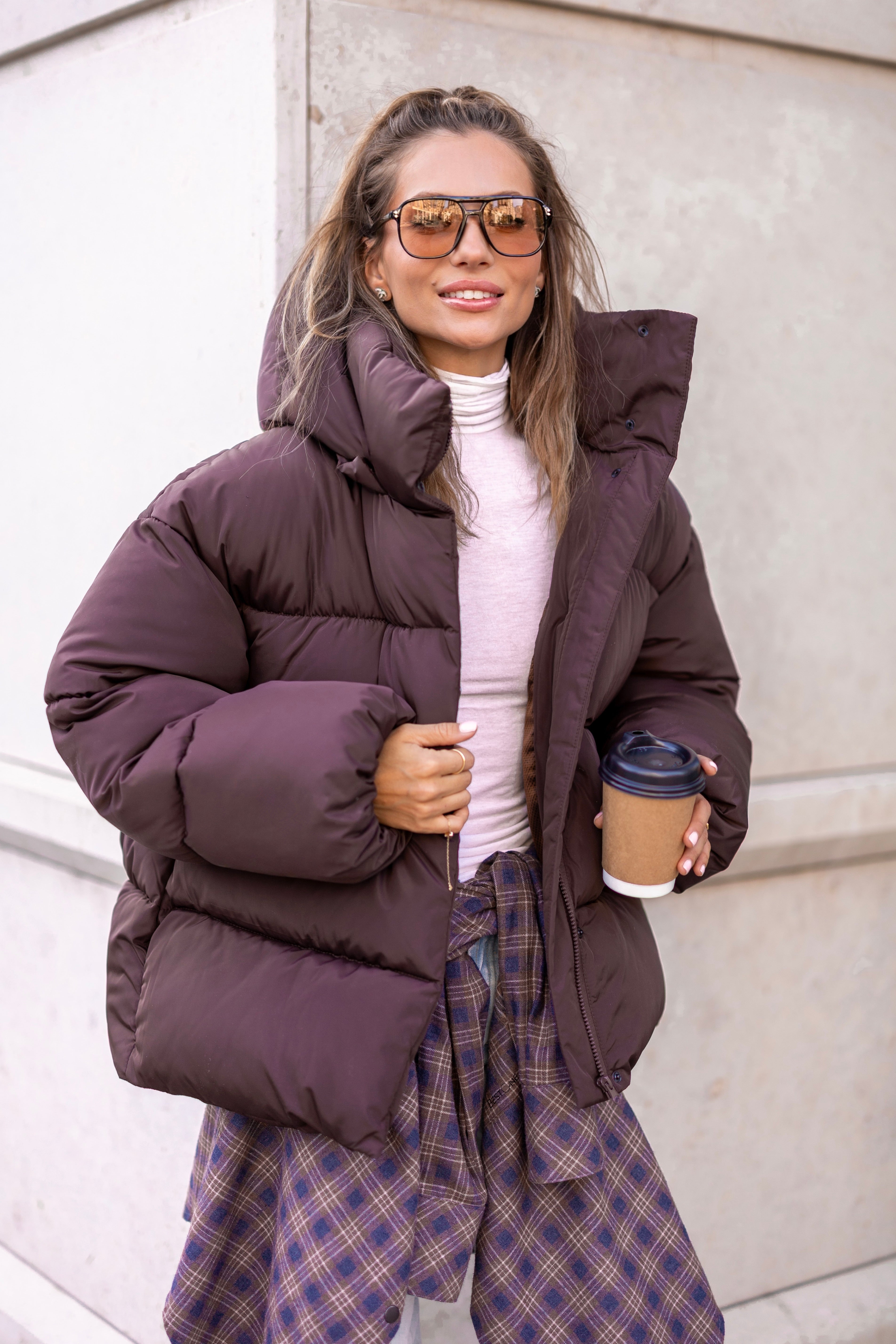 Stylish Loose-Fit Down Jacket with Removable Hood Burgundy