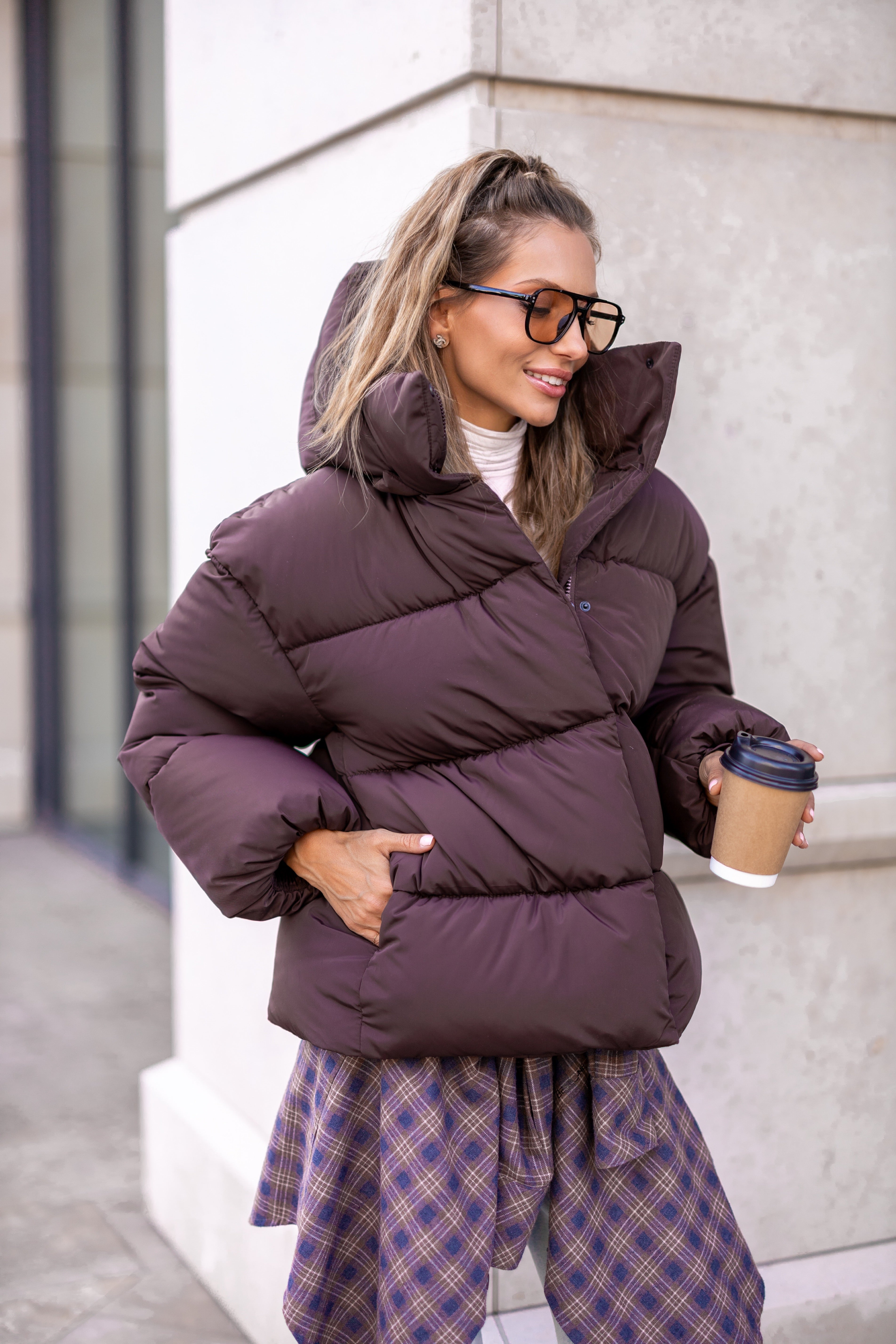 Stylish Loose-Fit Down Jacket with Removable Hood Burgundy