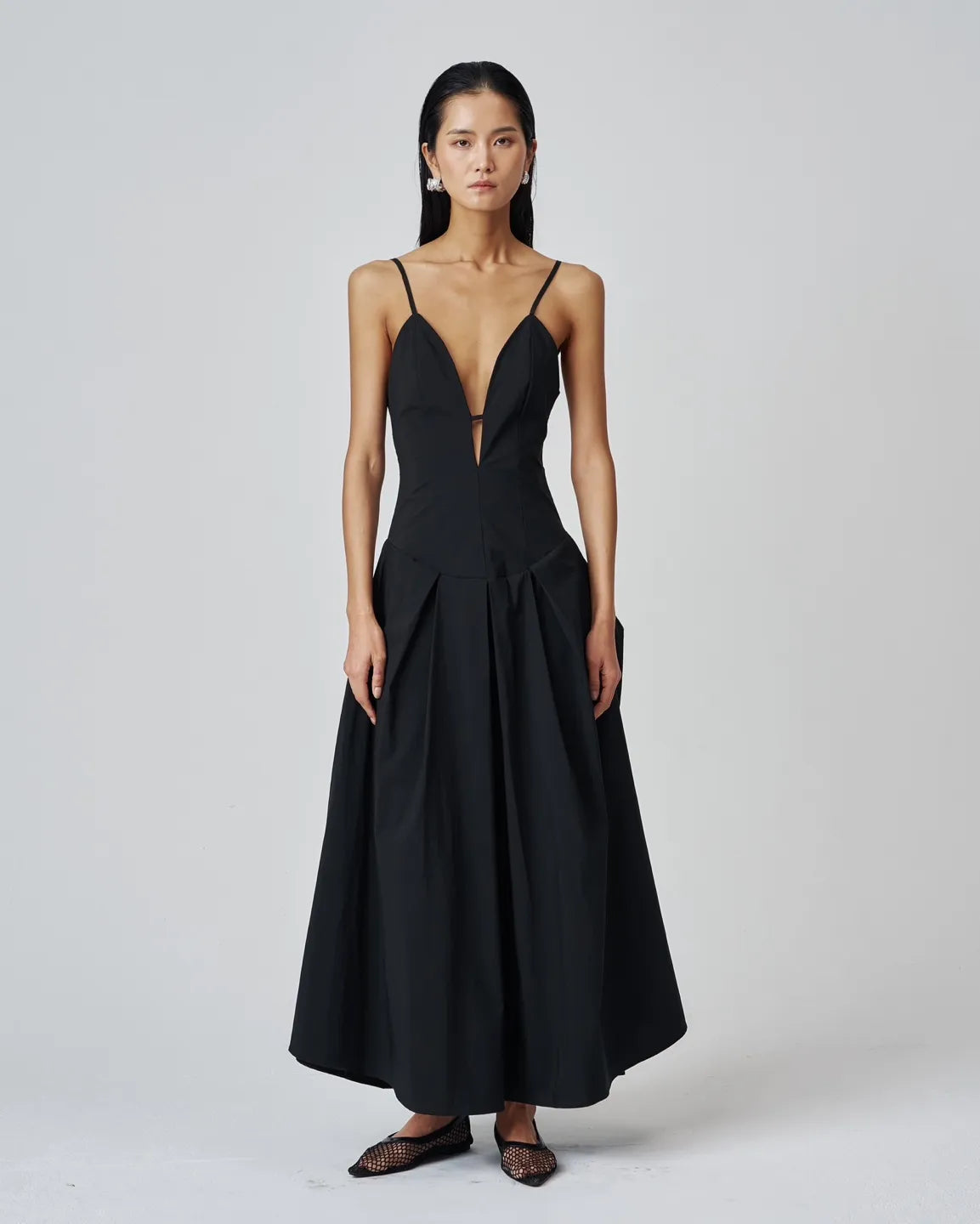 SCHWARZES KLEID