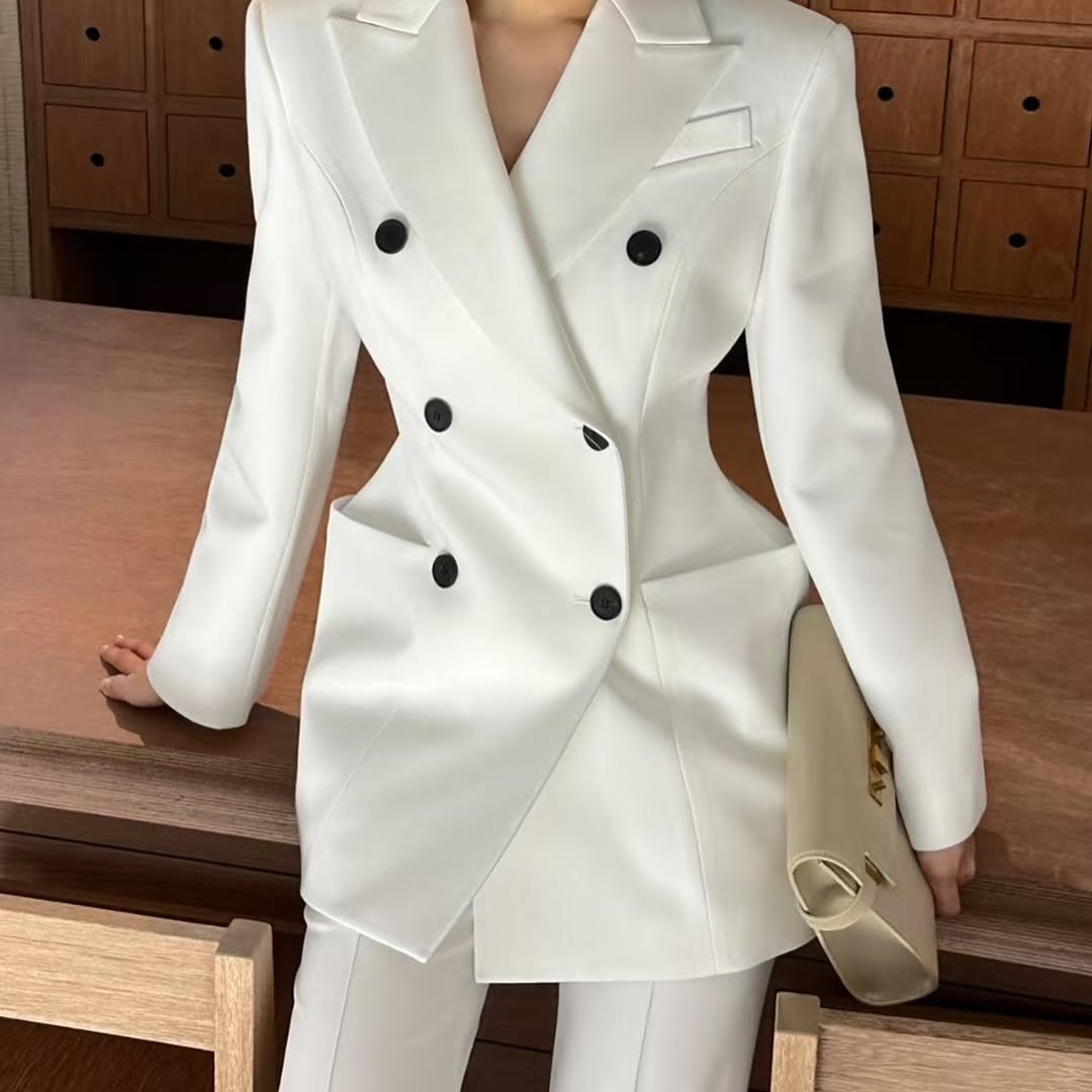 GEFORMTER BLAZER