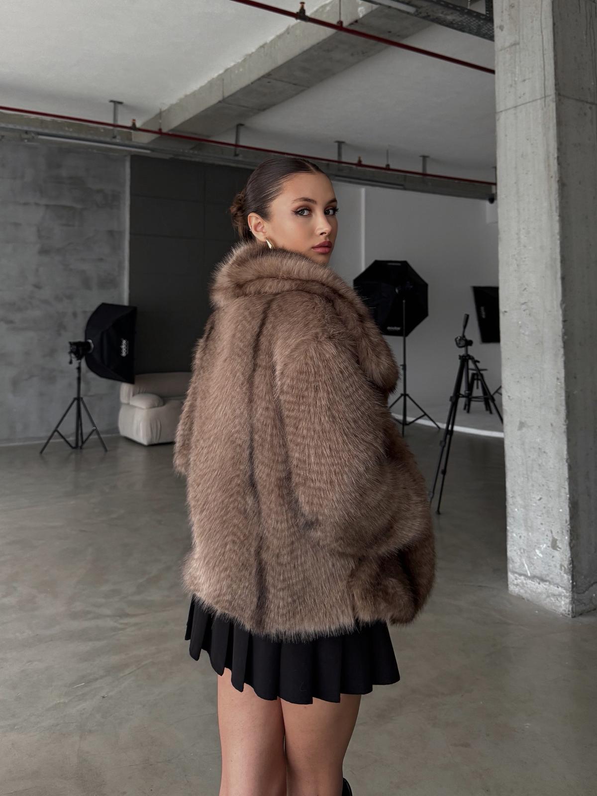 Prabangus dirbtinio kailio paltas