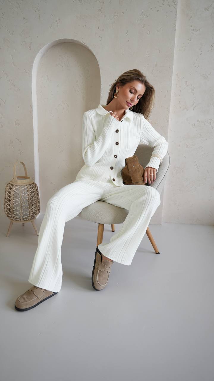 Knitted set from wool white