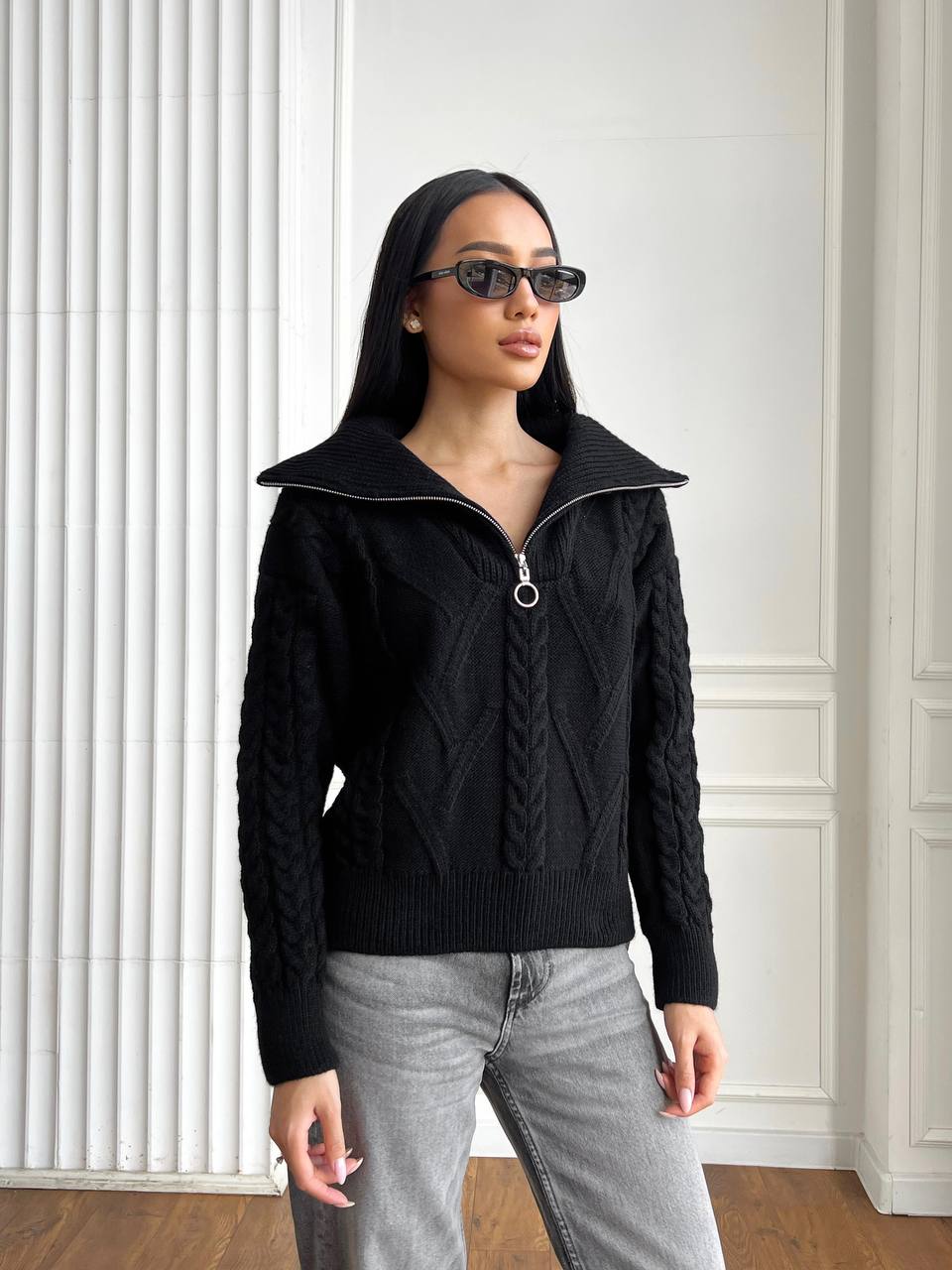 Stylish Wool Sweater with Zipper