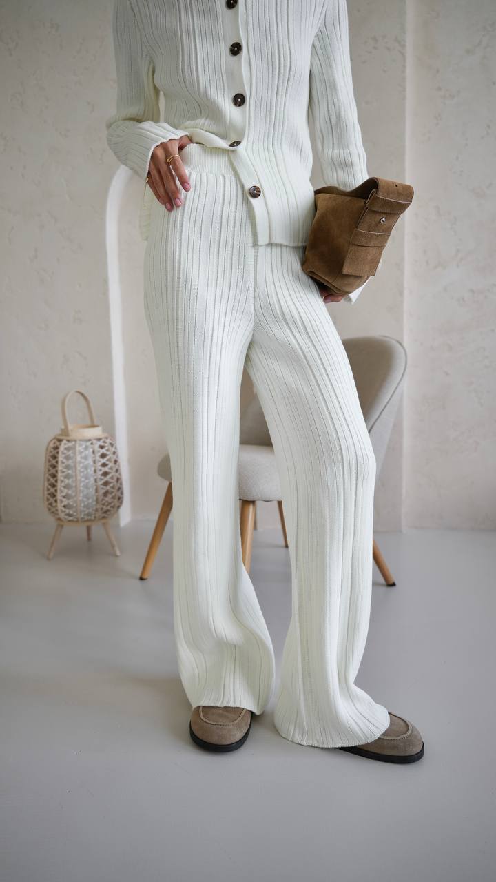 Knitted set from wool white