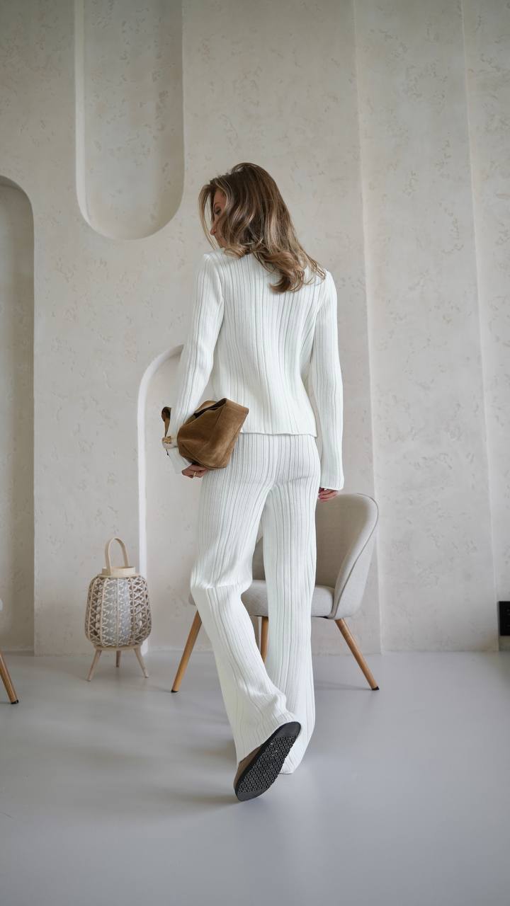 Knitted set from wool white