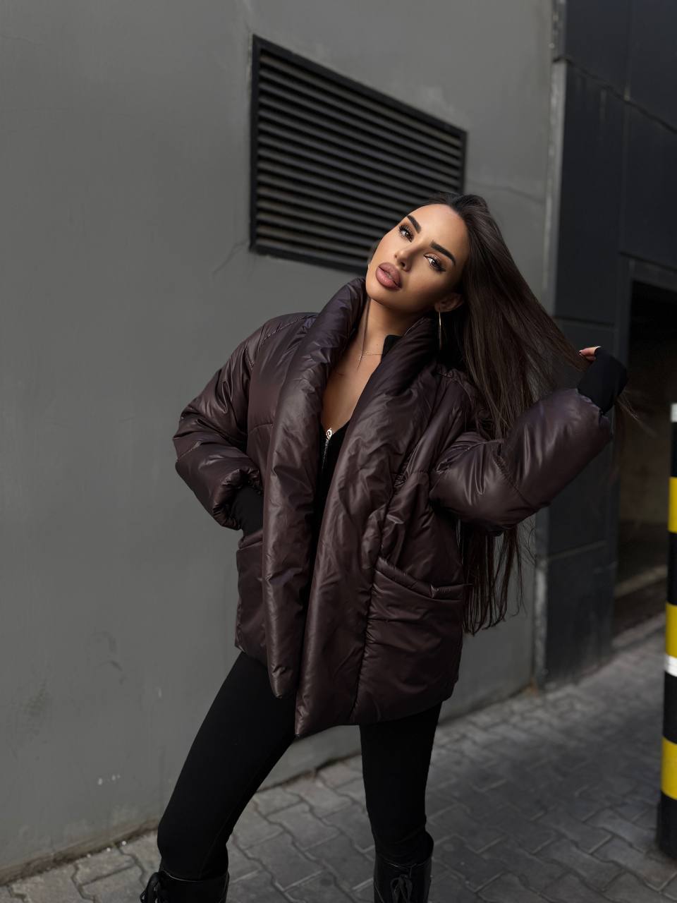 Ekopūko striukė – lengva ir šilta, ruda