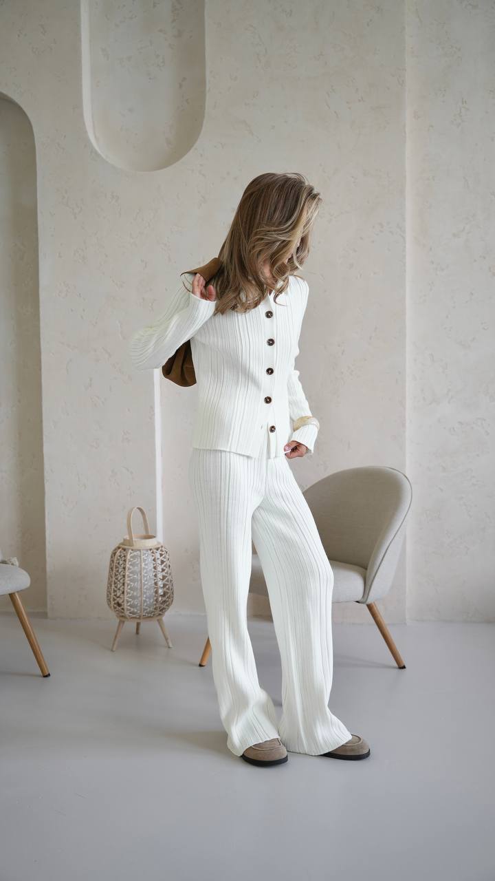 Knitted set from wool white