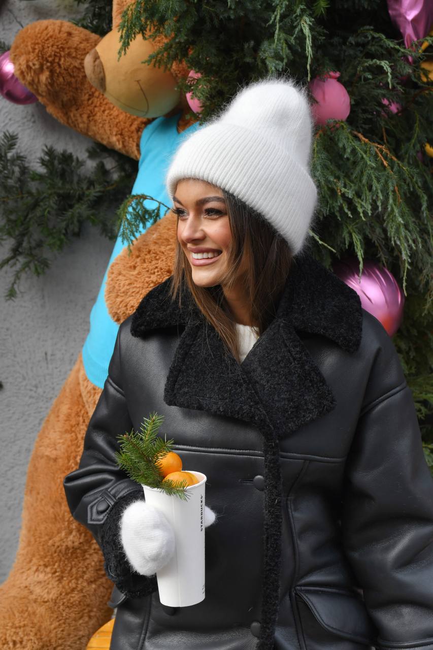 Paltas su diržu Juoda