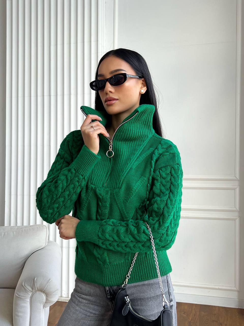 Stylish Wool Sweater with Zipper