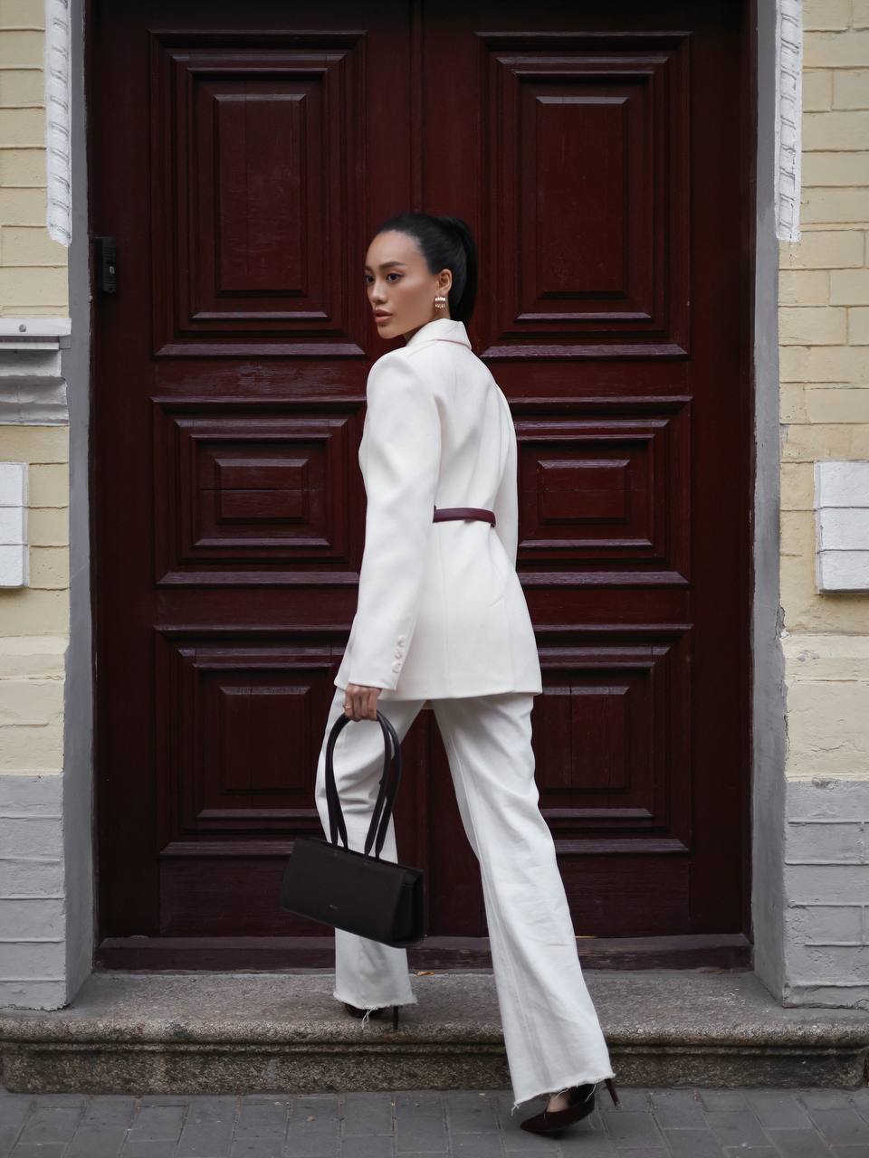 Cashmere Blend Jacket –  Hourglass Silhouette Milky